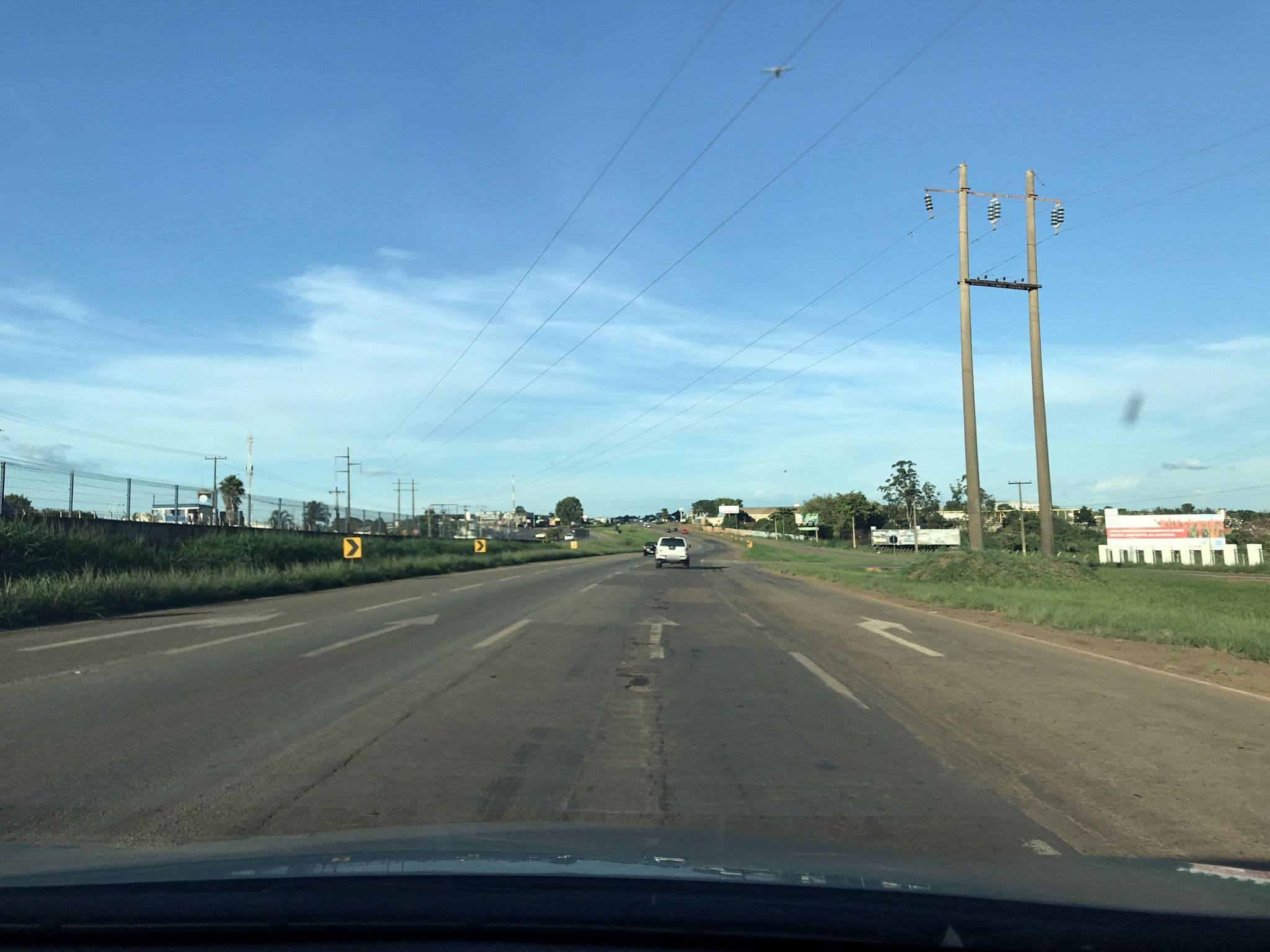 Street view near dos Quintais Hostel e Pousada, Anápolis — © wesleygmartins (CC BY-SA · Mapillary)