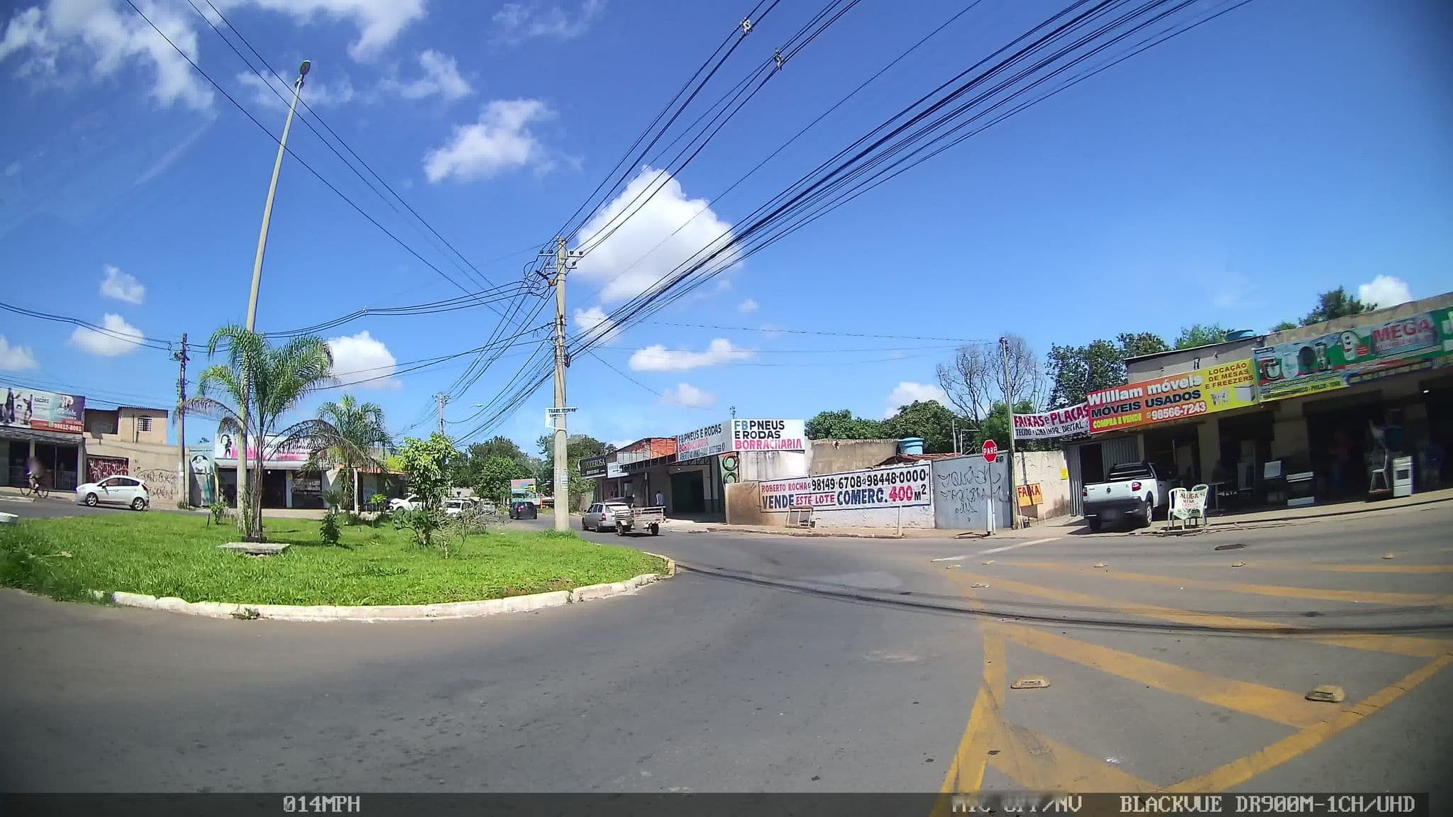 Street view near Hotel Dallas, Riacho Fundo — © kaart_4 (CC BY-SA · Mapillary)