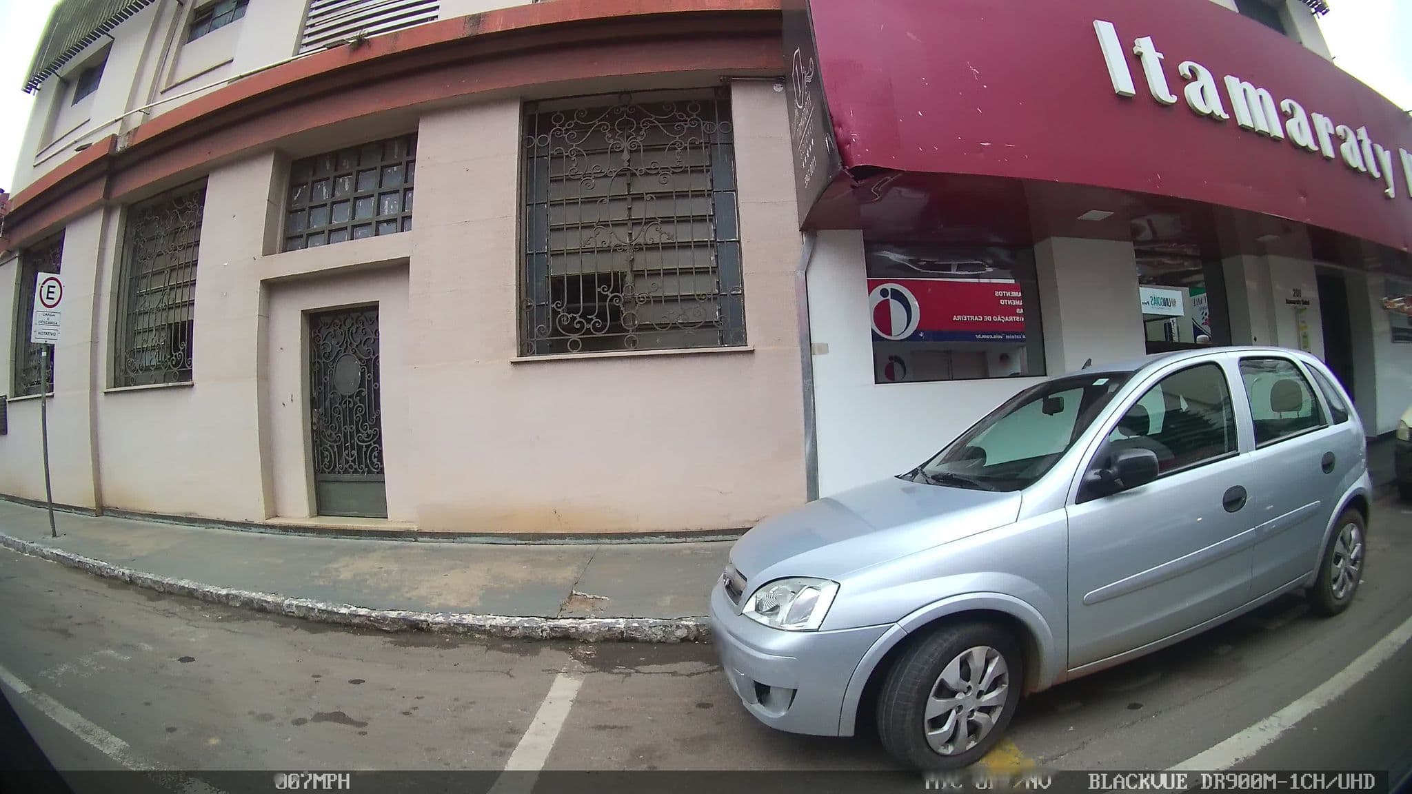 Street view near Itamaraty Hotel, Anápolis — © kaart_4 (CC BY-SA · Mapillary)
