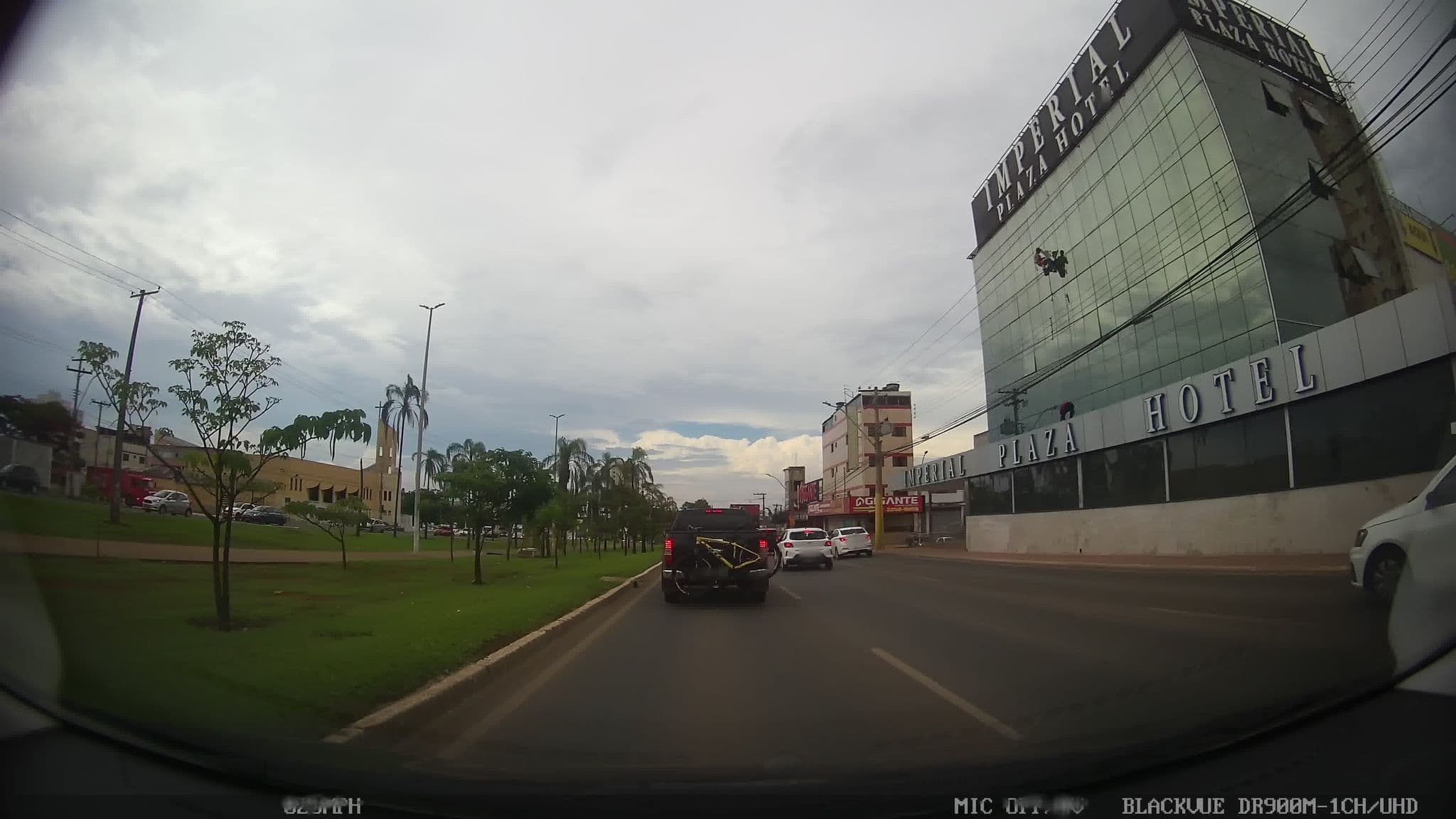 Street view near Imperial Plaza Hotel, Taguatinga — © kaart_4 (CC BY-SA · Mapillary)