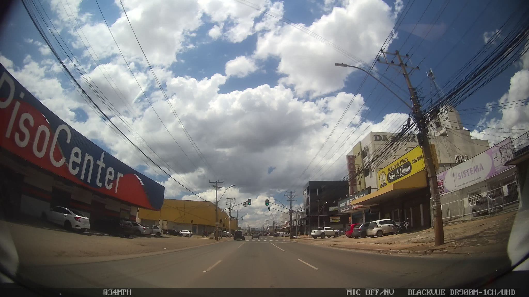 Street view near Dakota Hotel, Taguatinga — © kaart_4 (CC BY-SA · Mapillary)