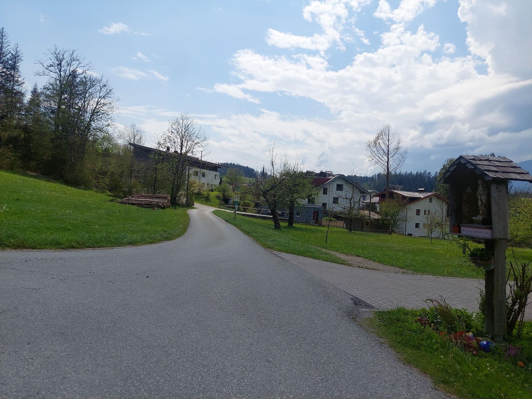 Street view near Bauernhof Schellhorn, Schwoich — © viavista (CC BY-SA · Mapillary)