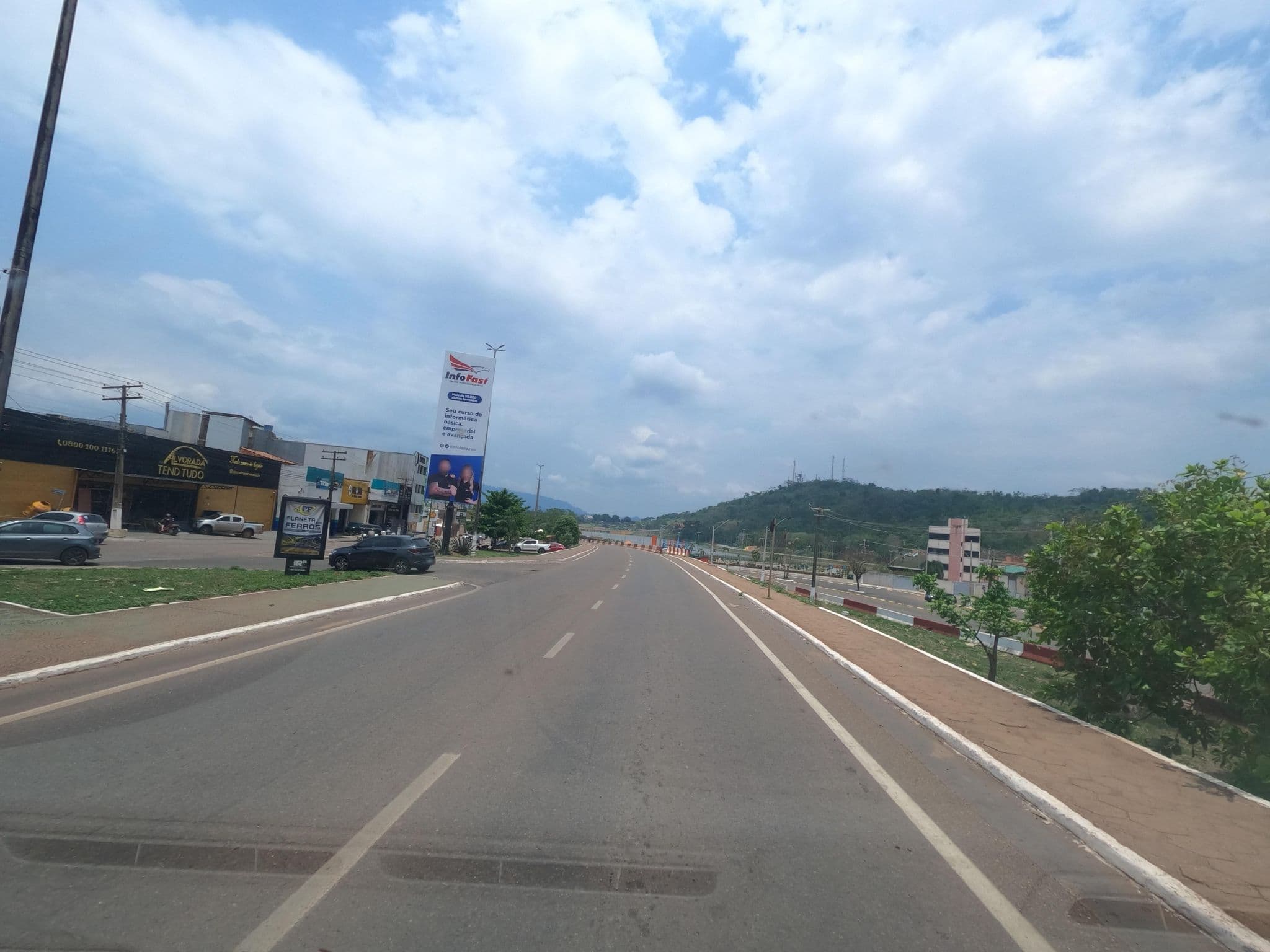 Street view near MAPER MARDAN HOTEL, Parauapebas — © MuitoAlemdasFronteiras (CC BY-SA · Mapillary)