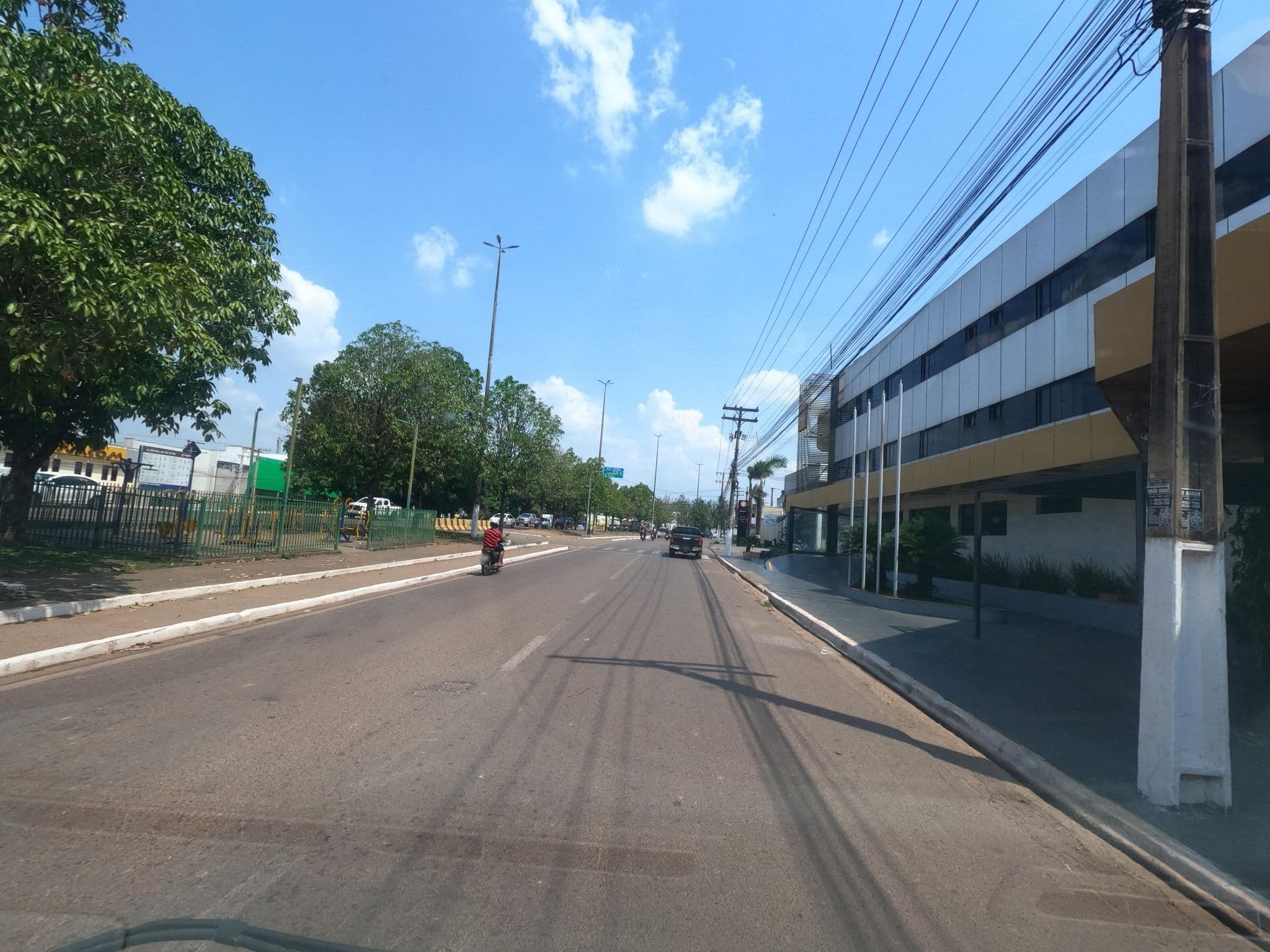 Street view near Atrium Hotel, Parauapebas — © MuitoAlemdasFronteiras (CC BY-SA · Mapillary)
