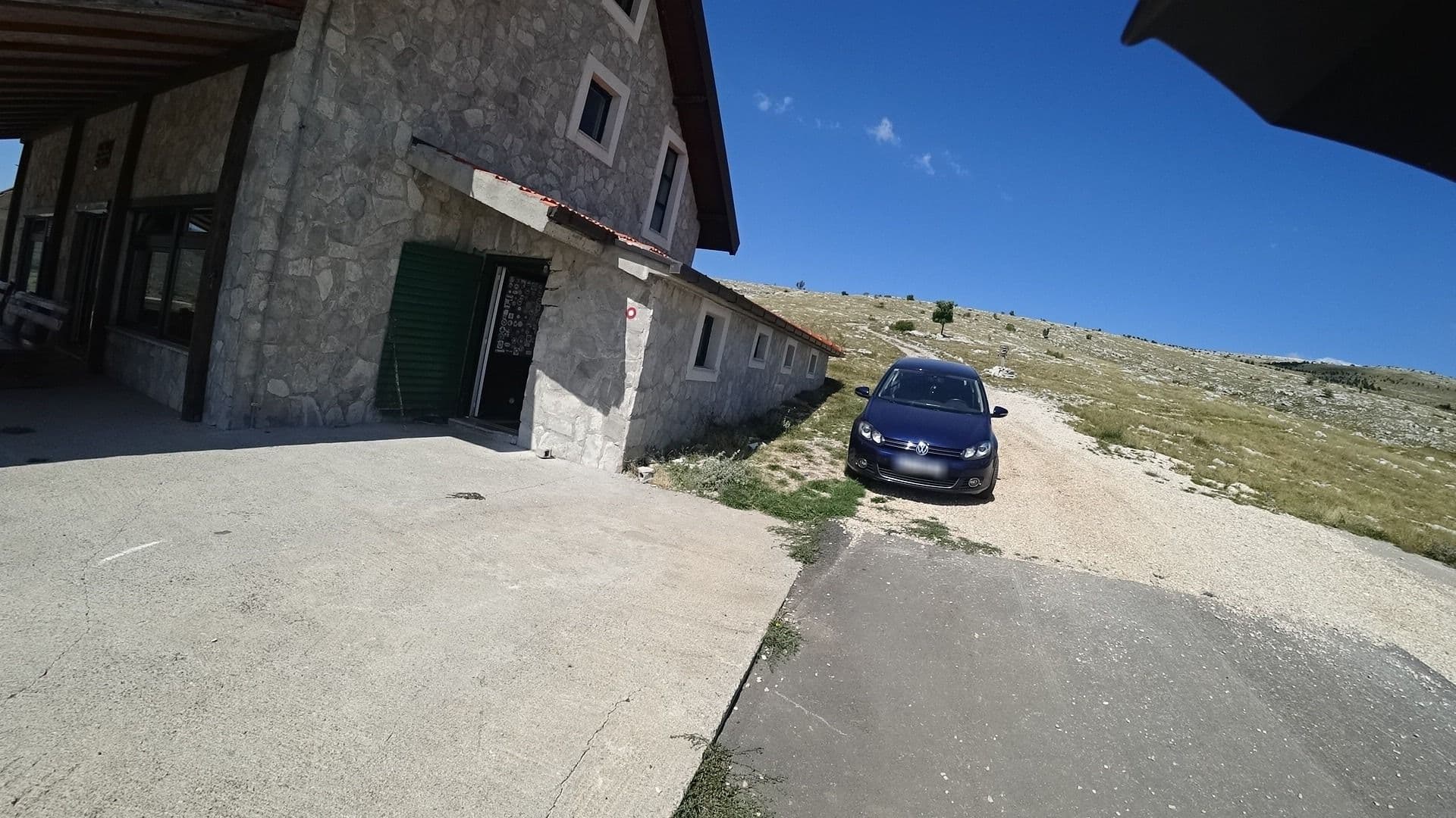 Street view near Planinarska kuća Sveti Jakov, Hrvace — © isvedic (CC BY-SA · Mapillary)