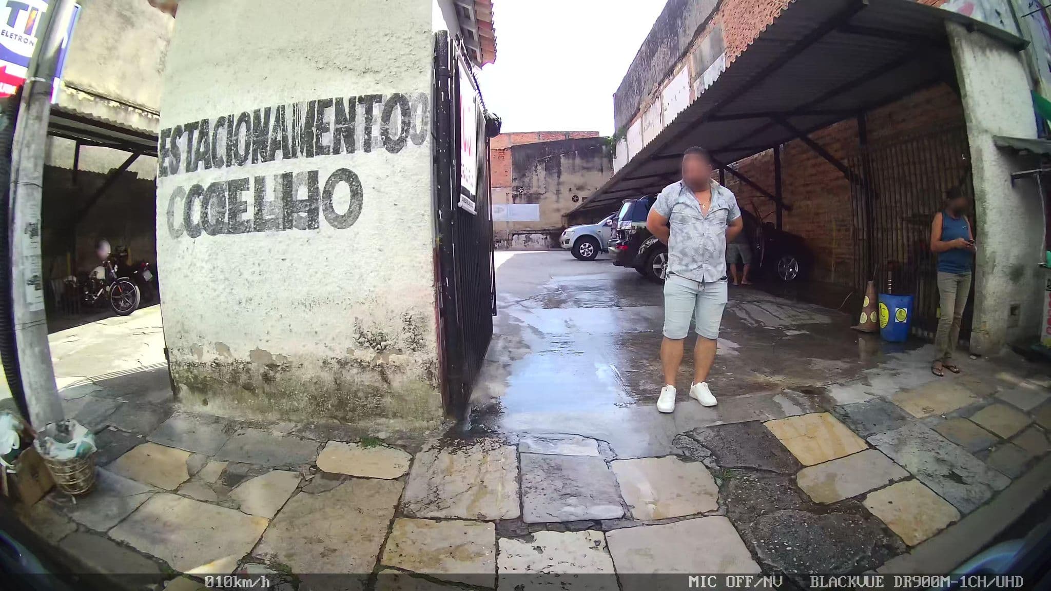 Street view near Hotel Vitoria Regia, Belém — © kaart_2 (CC BY-SA · Mapillary)