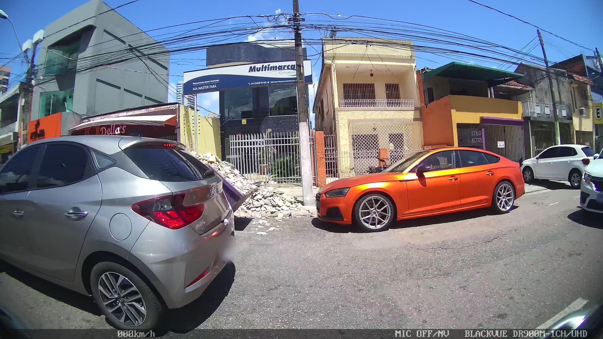 Street view near Sam Remo Hotel, Belém — © kaart_2 (CC BY-SA · Mapillary)