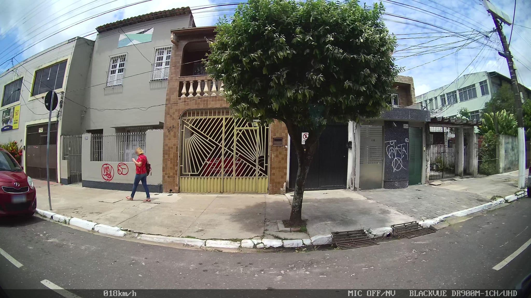 Street view near Manga Hostel Belém, Belém — © kaart_2 (CC BY-SA · Mapillary)