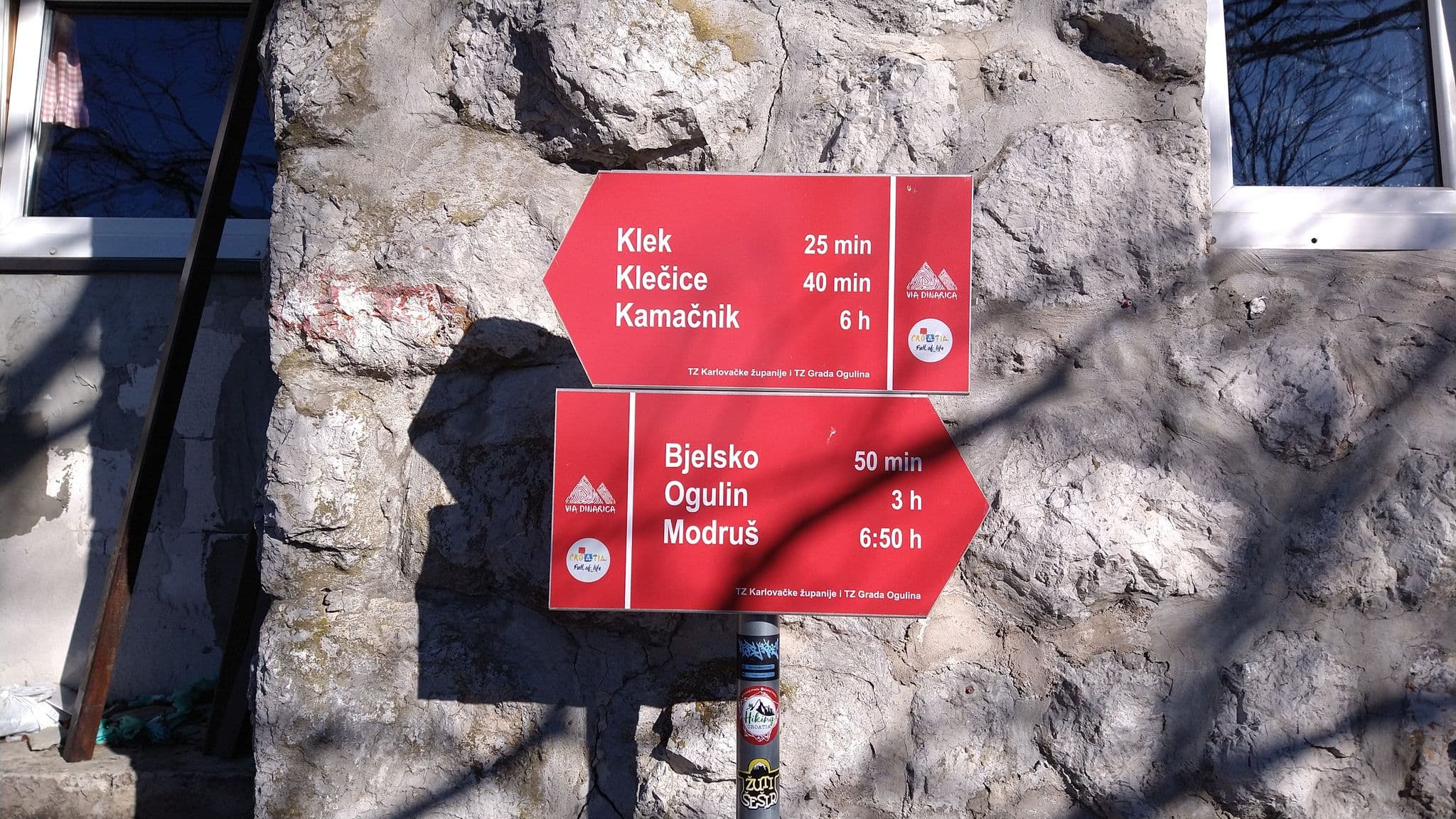 Street view near Planinarski dom Klek, Ogulin — © ihabunek (CC BY-SA · Mapillary)