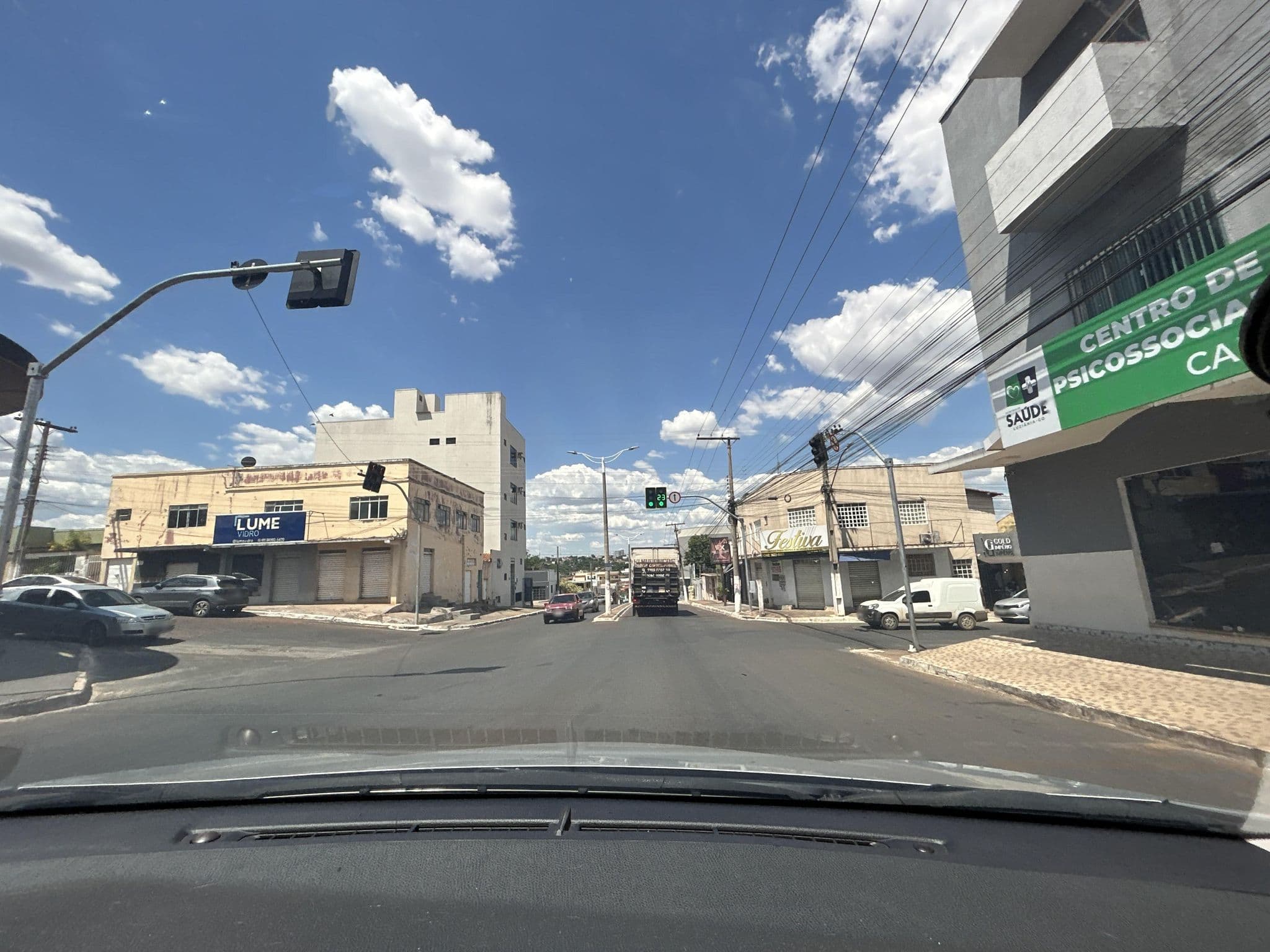 Street view near Hotel Elite, Luziânia — © wesleygmartins (CC BY-SA · Mapillary)