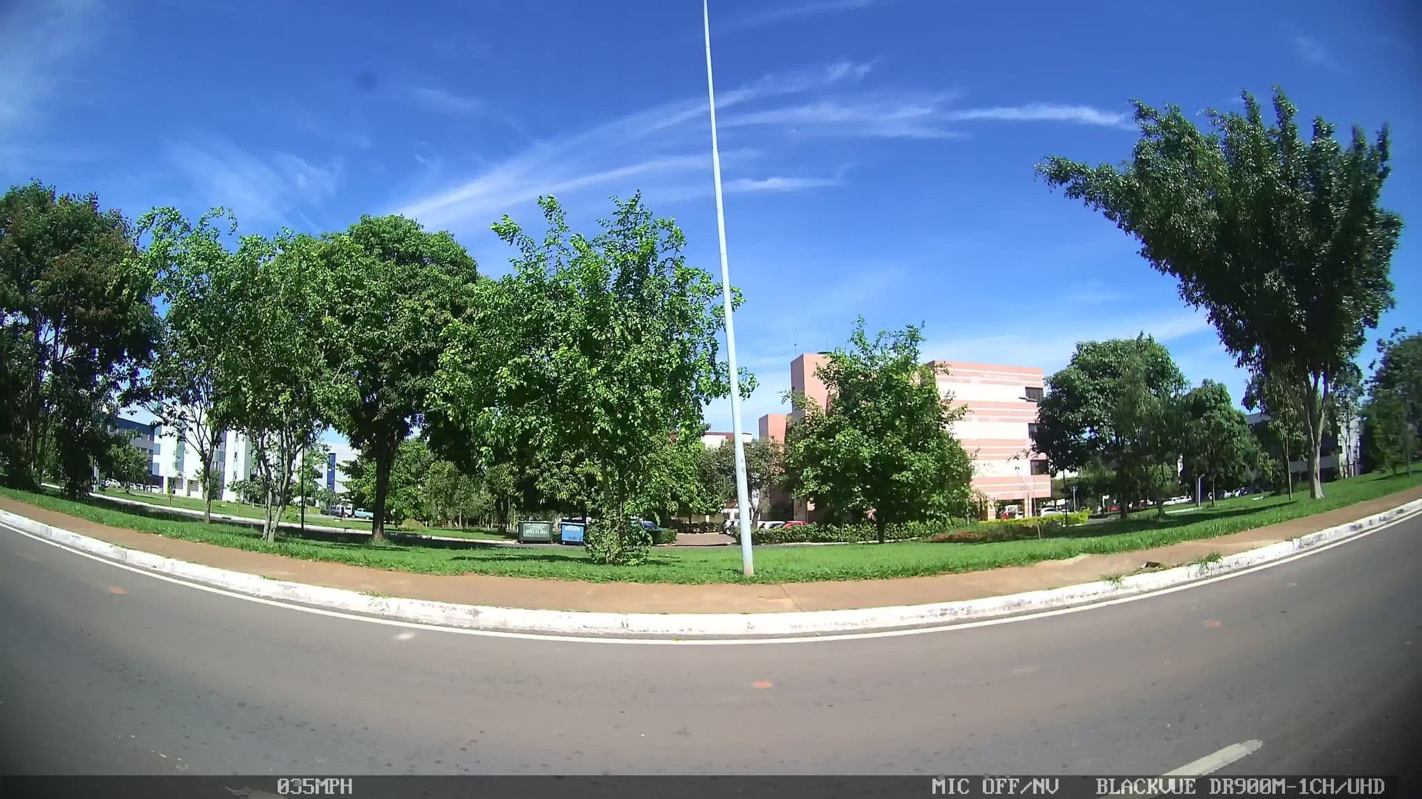 Street view near 3H towers, Brasília — © kaart_4 (CC BY-SA · Mapillary)