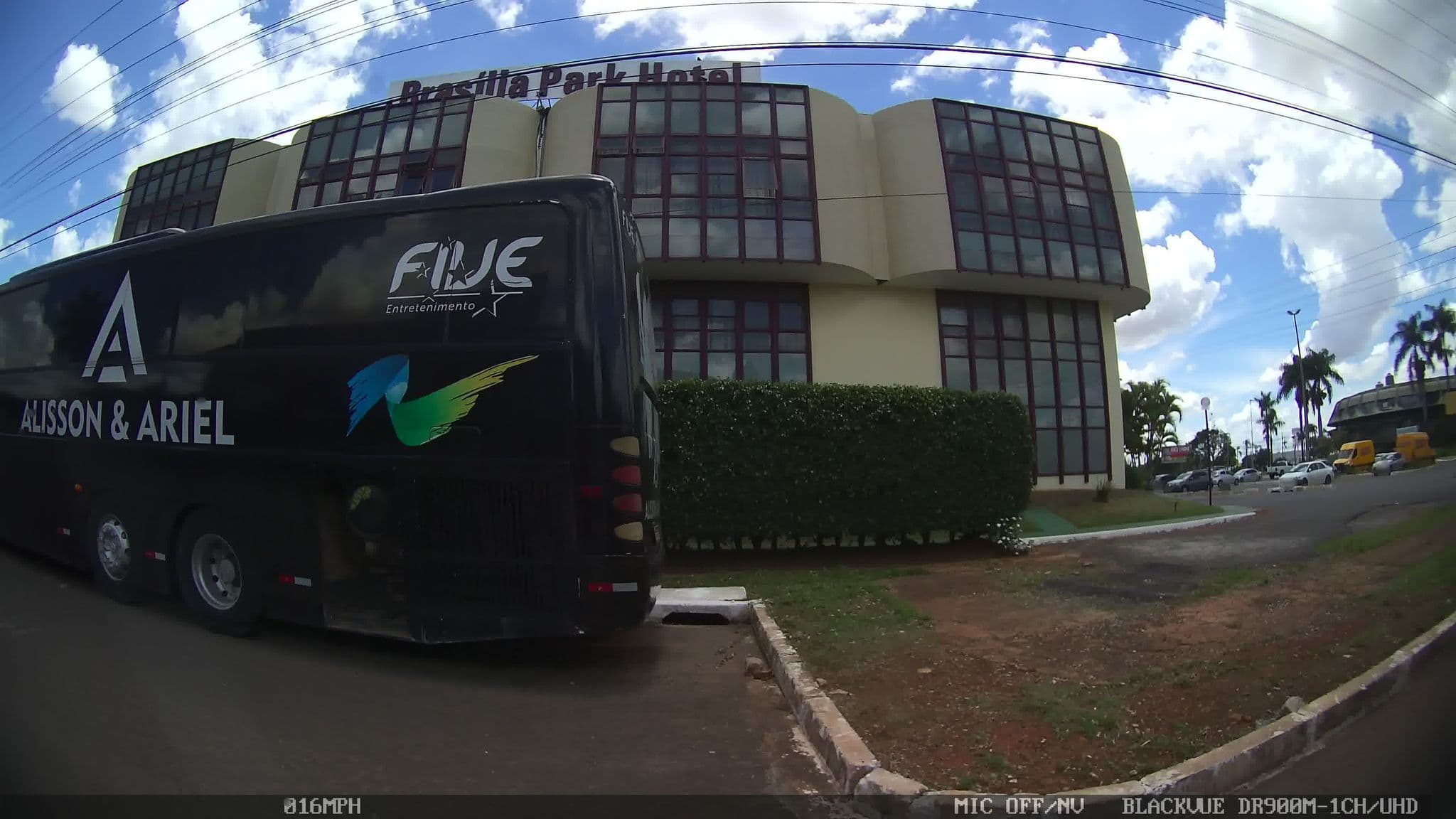 Street view near Brasília Park Hotel, Setor de Indústria e Abastecimiento — © kaart_4 (CC BY-SA · Mapillary)