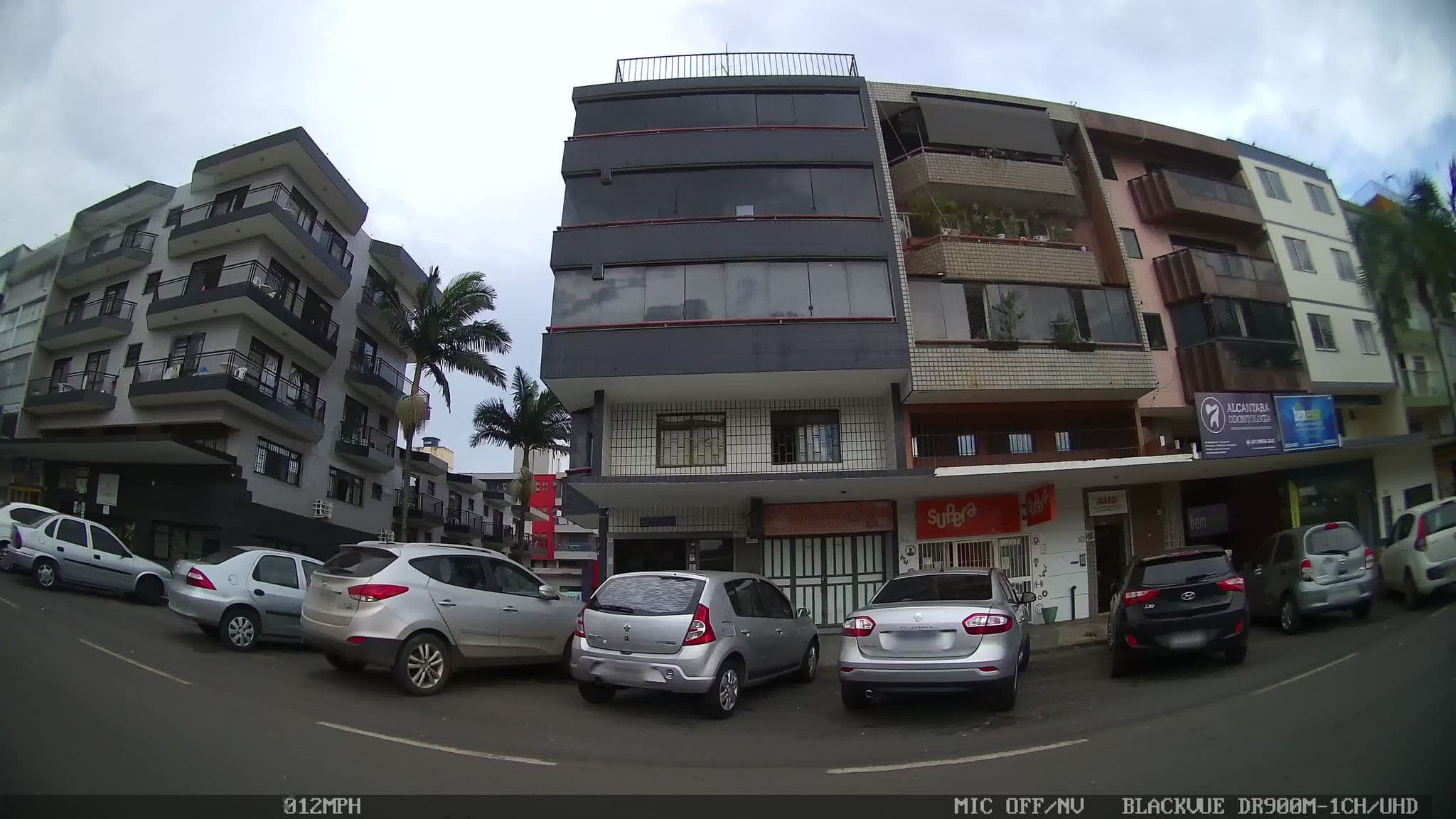 Street view near Morato Apart Hotel, Lago Norte — © kaart_4 (CC BY-SA · Mapillary)
