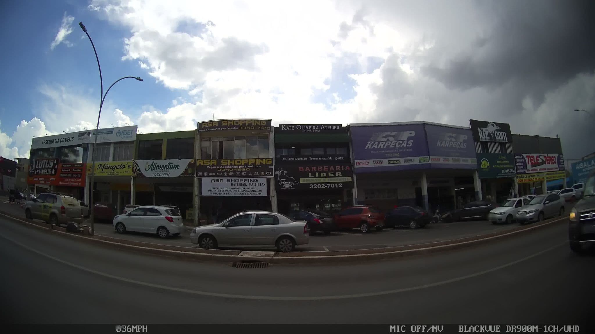 Street view near Apart Hotel da Roberta, Plano Piloto — © kaart_4 (CC BY-SA · Mapillary)