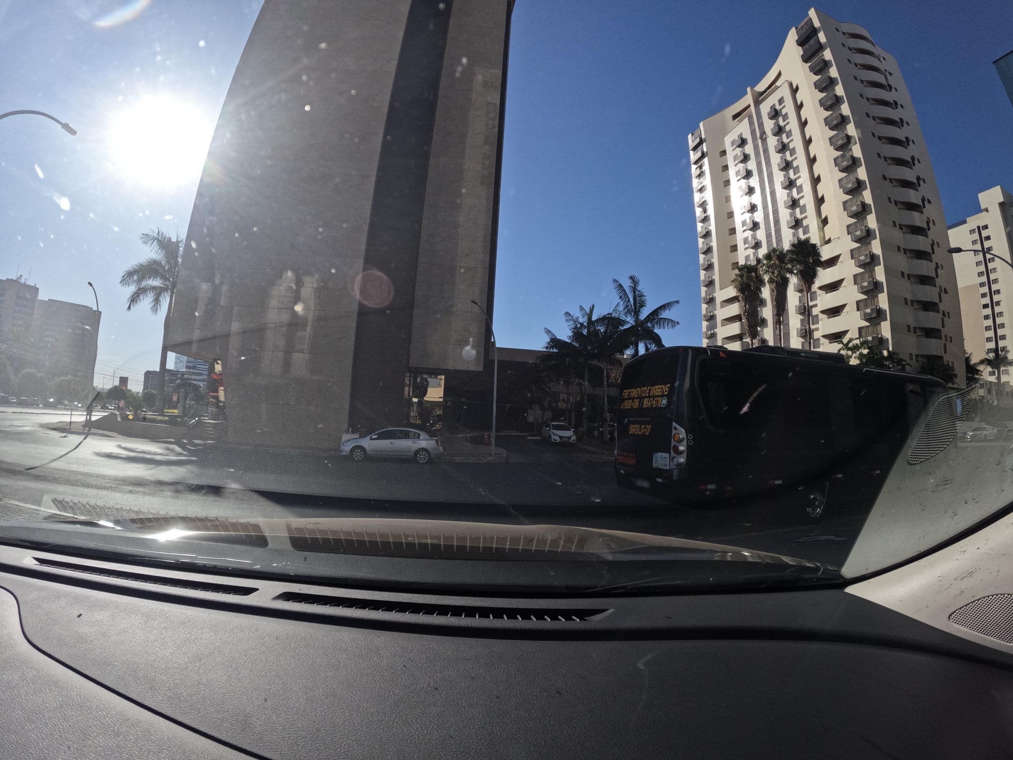 Street view near Hotel Athos Bulcão Hplus Executive, Plano Piloto — © vishal0403 (CC BY-SA · Mapillary)