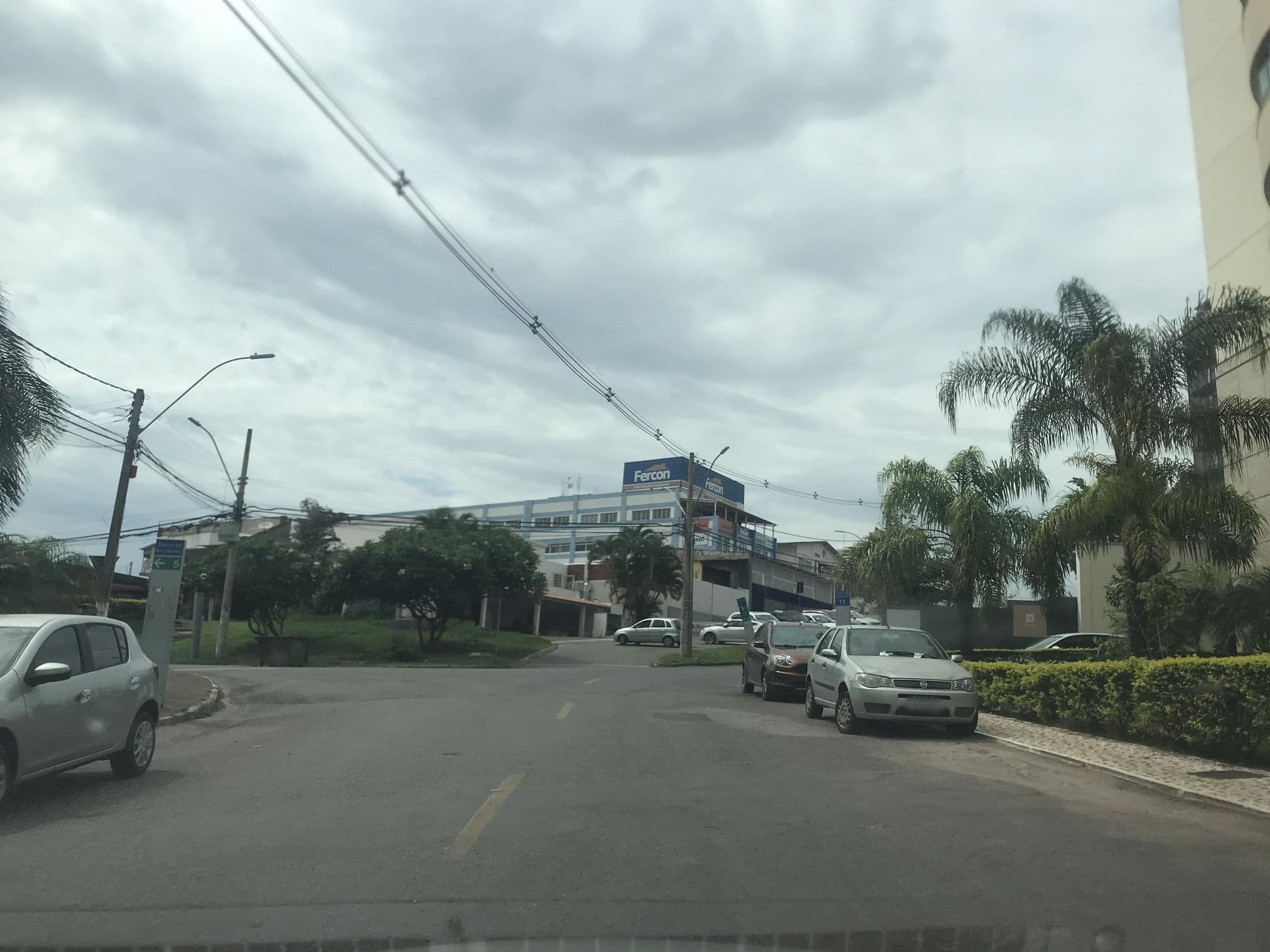 Street view near Comfort Lake, Varjão — © wesleygmartins (CC BY-SA · Mapillary)