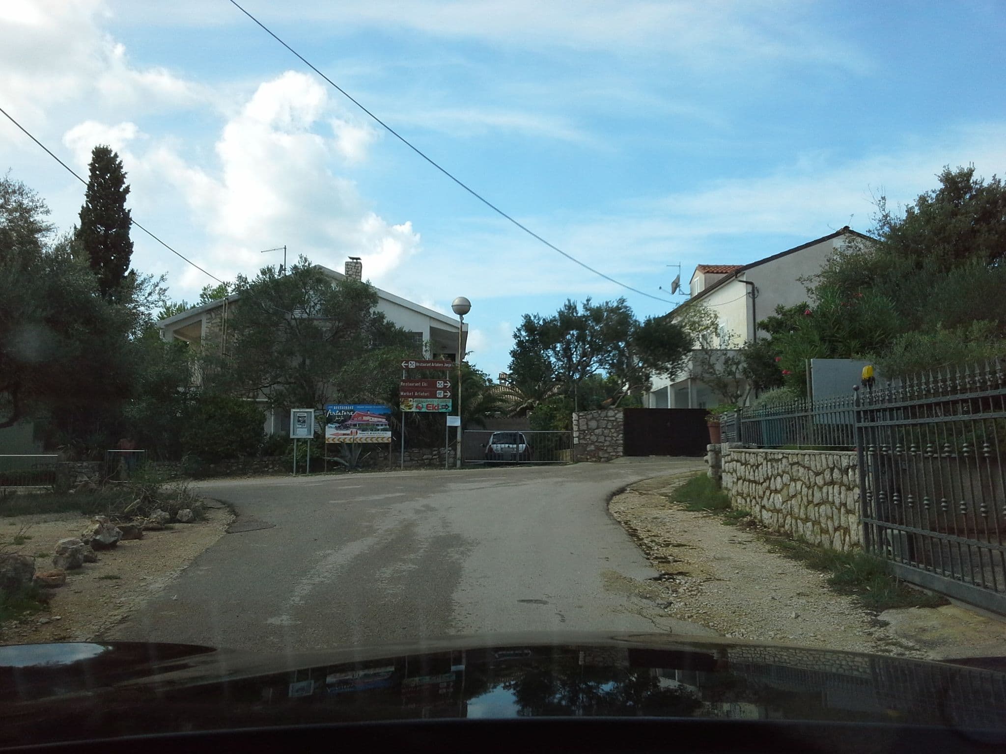 Street view near Pansion Ana Artatore, Mali Lošinj — © klypern (CC BY-SA · Mapillary)