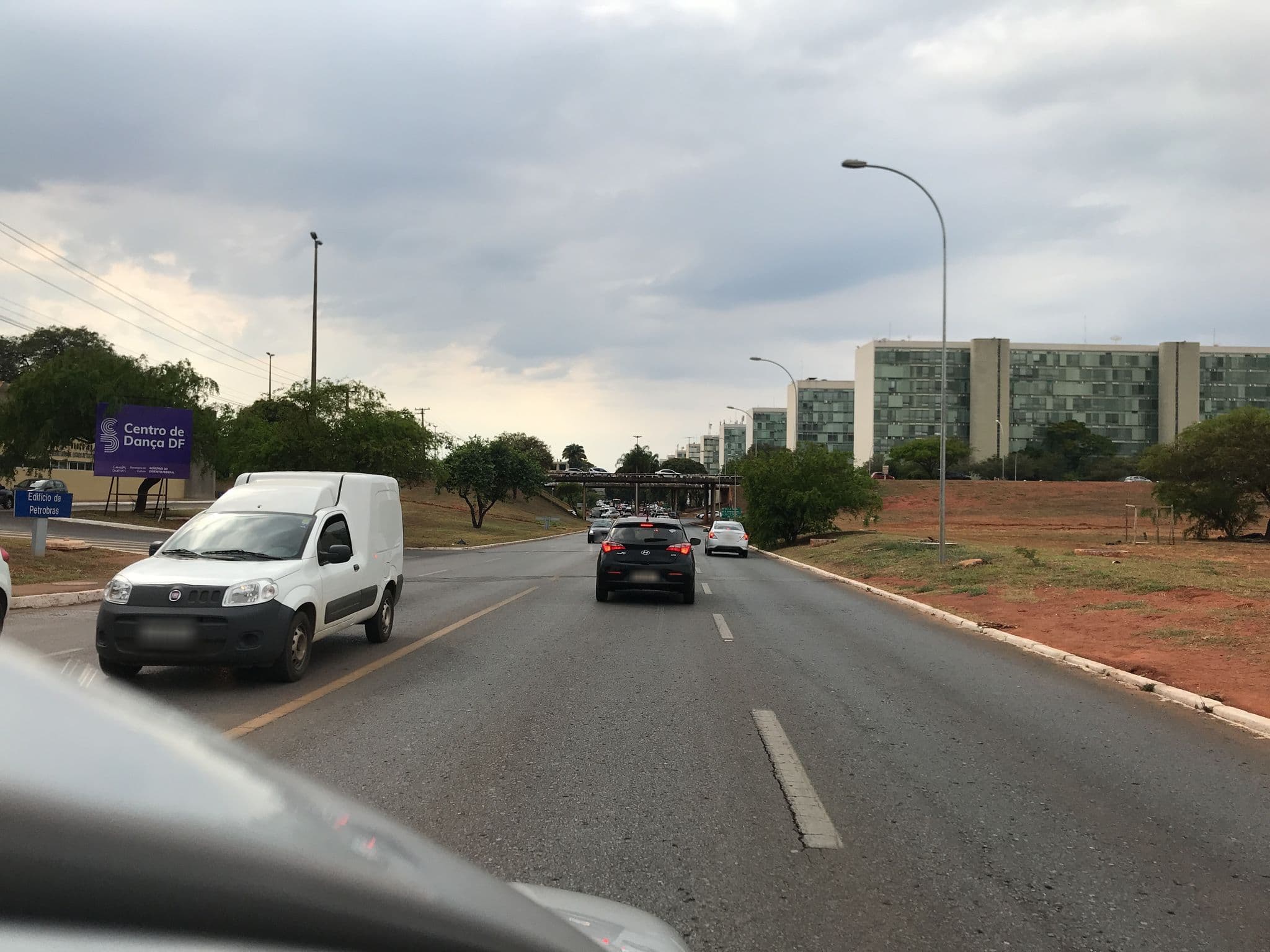 Street view near IKA APART HOTEL, Plano Piloto — © thierryajeaniphone (CC BY-SA · Mapillary)