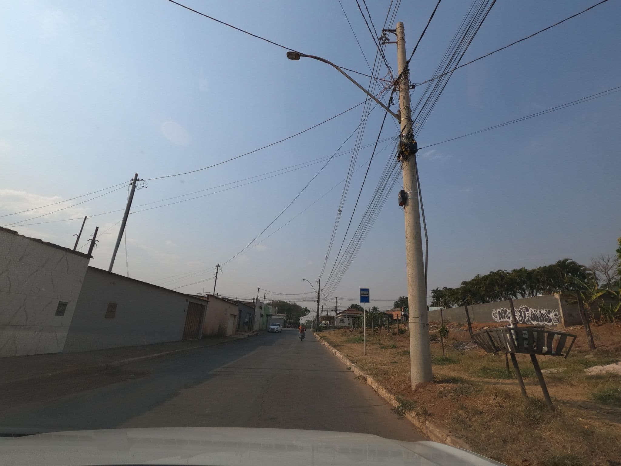 Street view near Hotel da Praca, Planaltina — © MuitoAlemdasFronteiras (CC BY-SA · Mapillary)