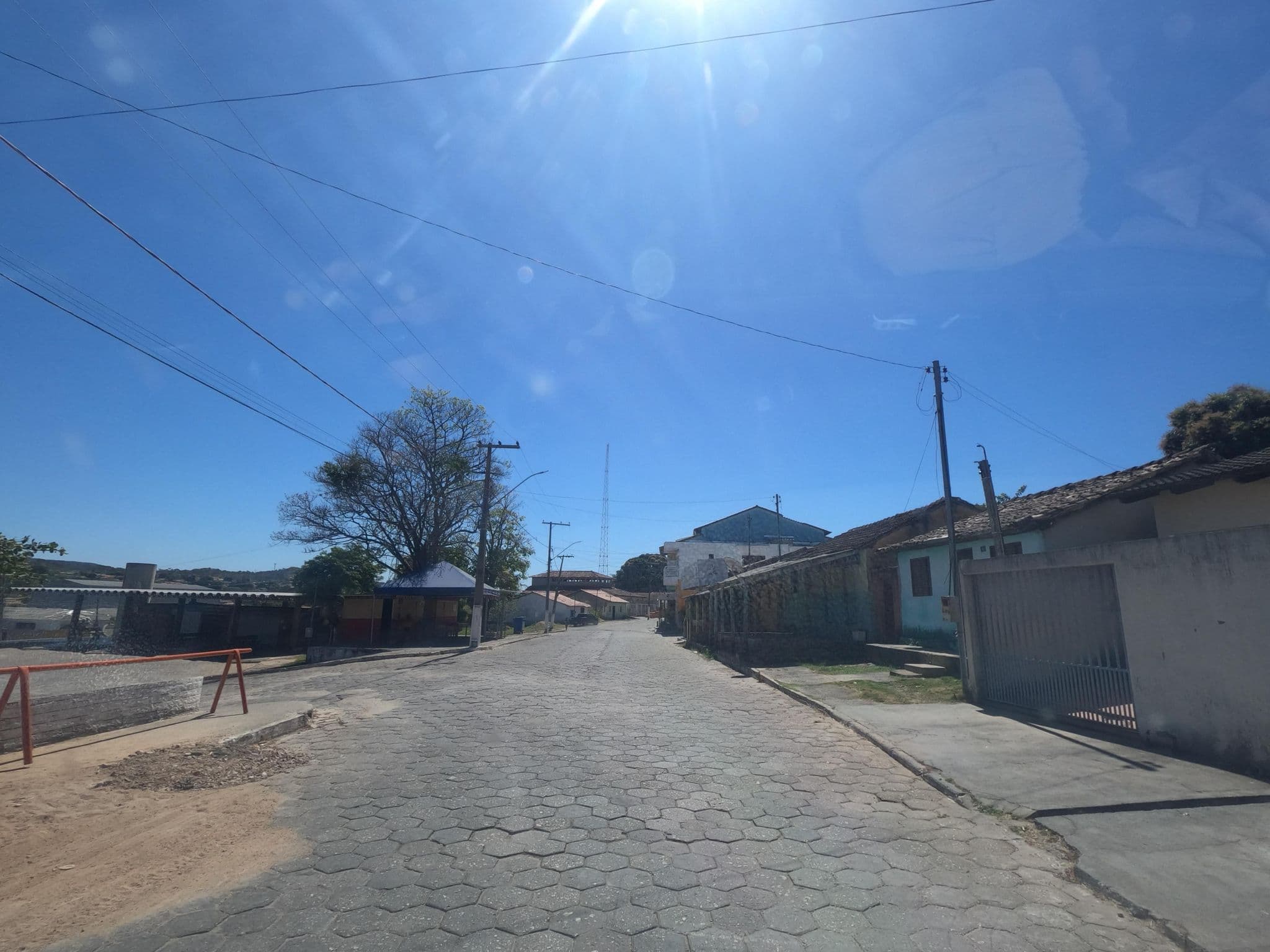 Street view near Hotel Tavares (Centro Arraias), Arraias — © MuitoAlemdasFronteiras (CC BY-SA · Mapillary)