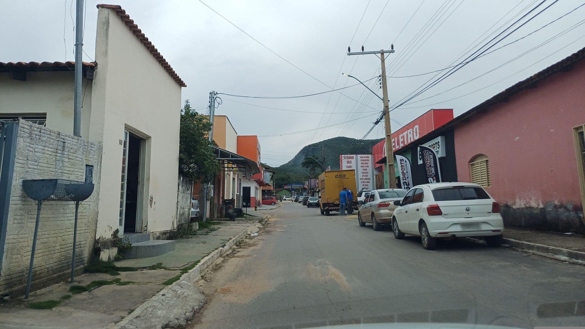 Street view near Casa de Mainha - Hostel e Camping, Cavalcante — © a2engenharia (CC BY-SA · Mapillary)
