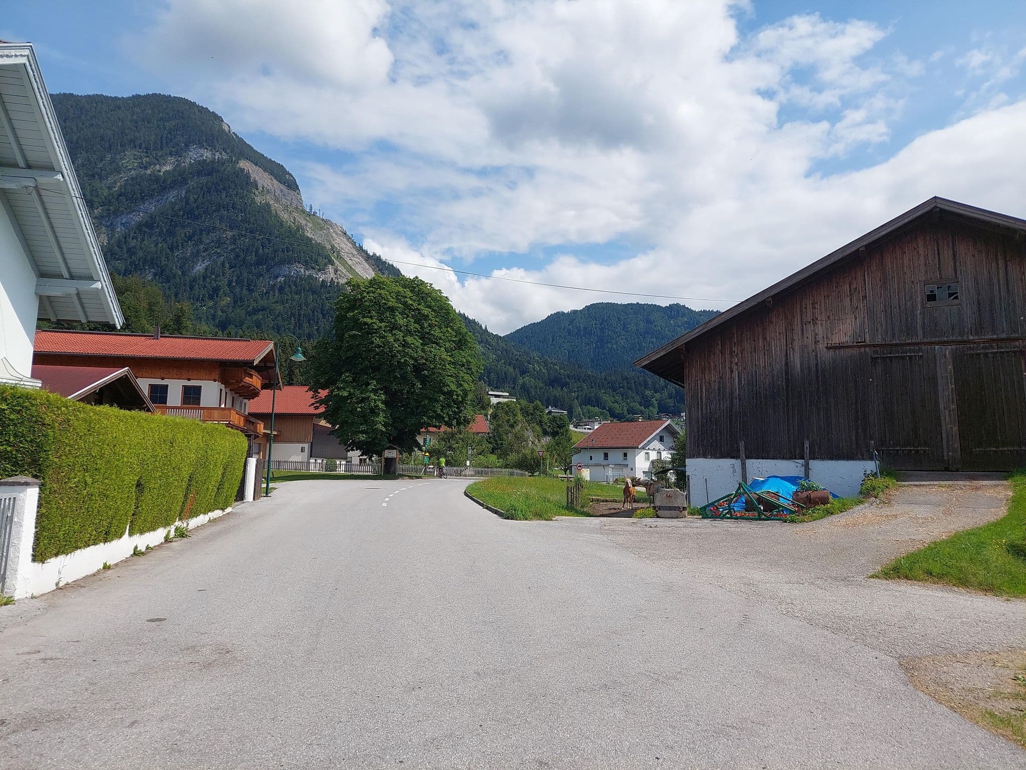 Street view near Bauernhof Dallnhof, Bad Häring — © viavista (CC BY-SA · Mapillary)