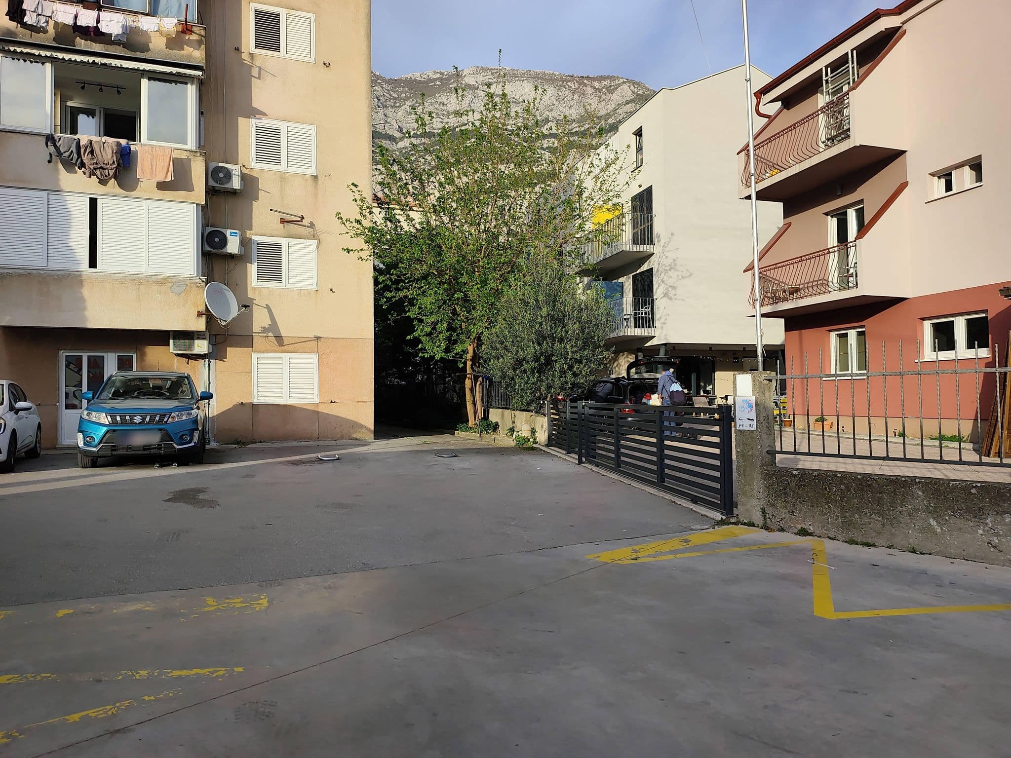 Street view near Hostel Makarska SubTub, Makarska — © Duro (CC BY-SA · Mapillary)
