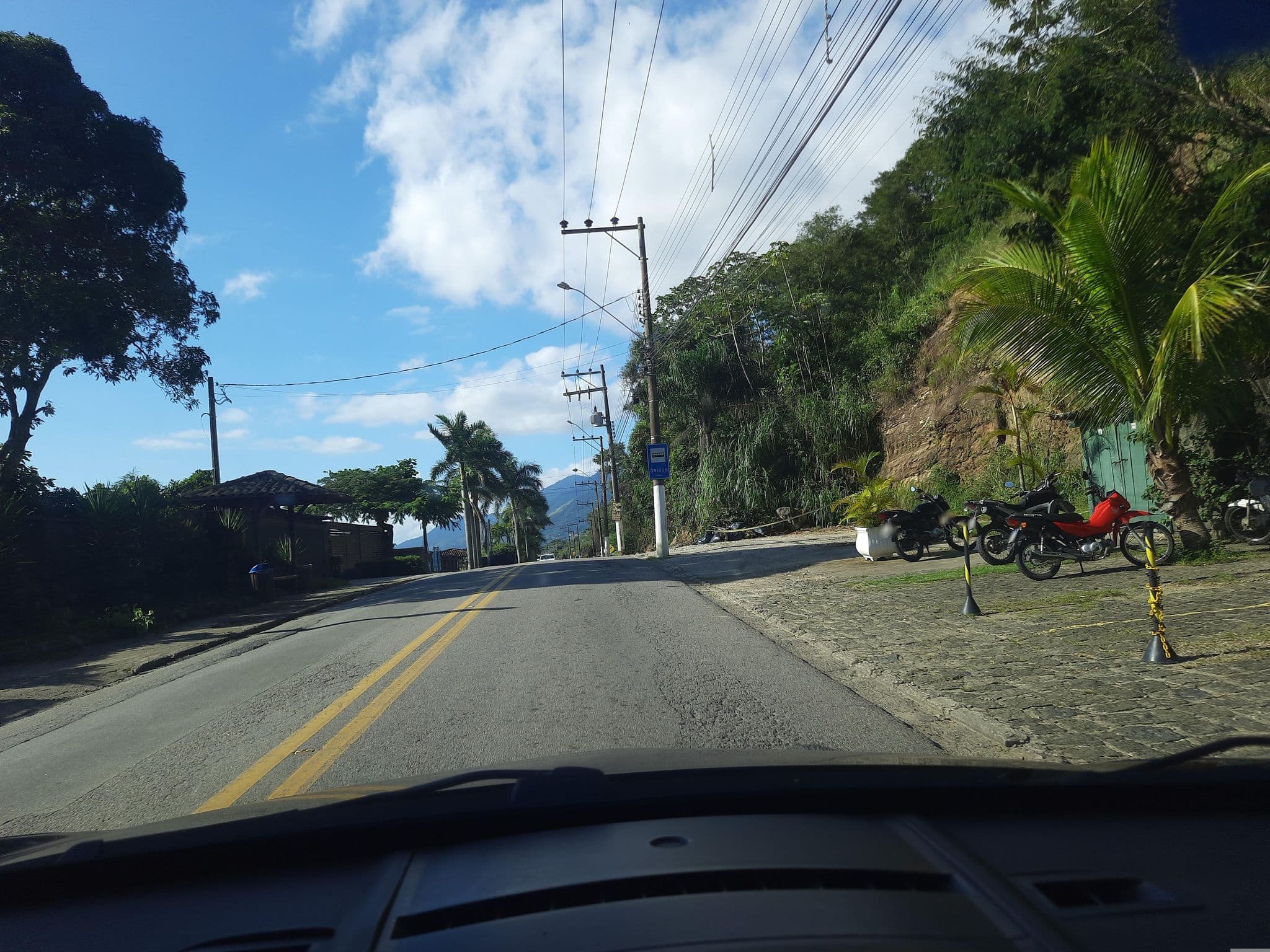 Street view near Casamento Marcela & David, Ilhabela — © alemenezes (CC BY-SA · Mapillary)