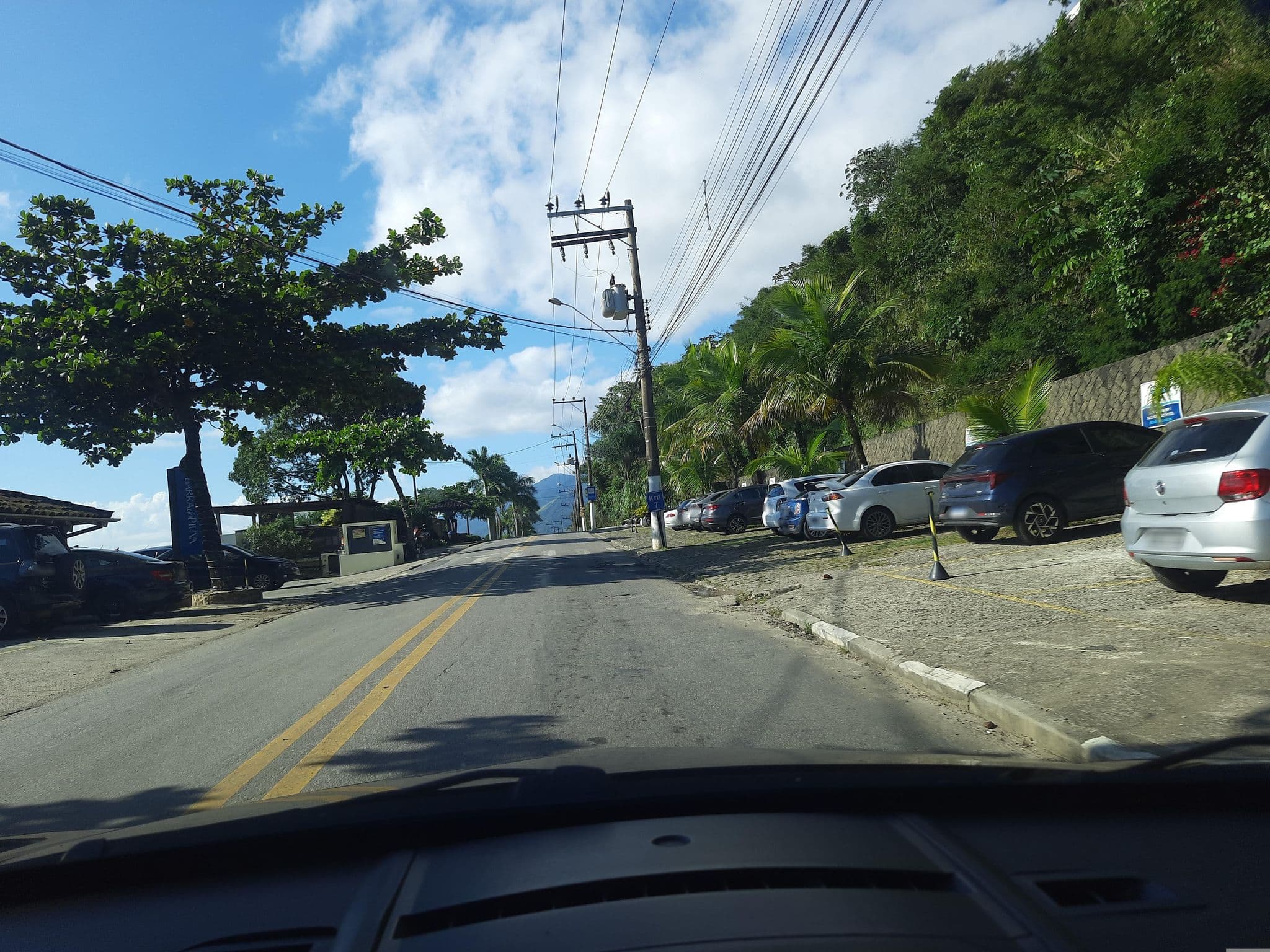Street view near Piuva Guesthouse, Ilhabela — © alemenezes (CC BY-SA · Mapillary)