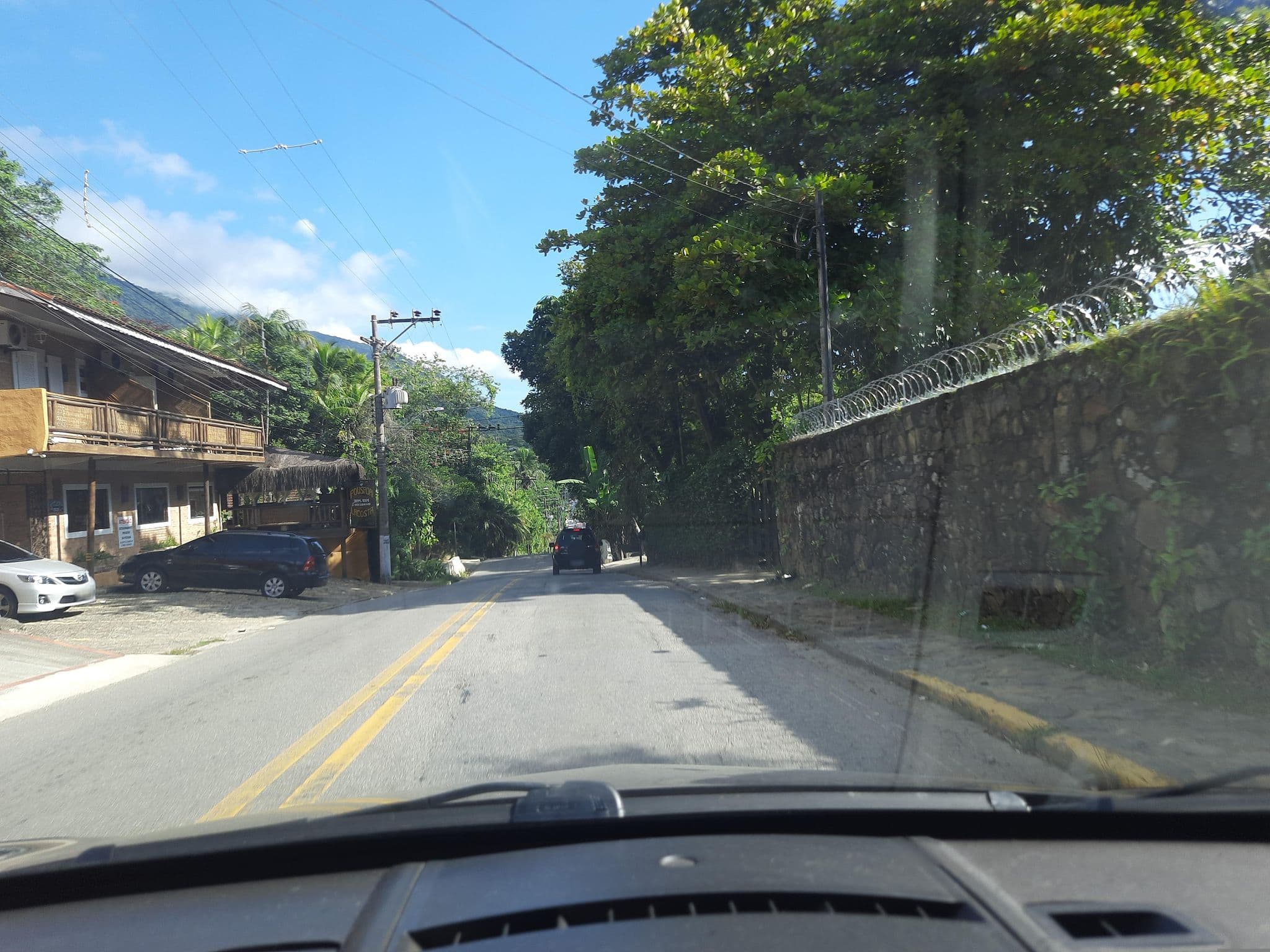 Street view near Pousada Lacosta, Ilhabela — © alemenezes (CC BY-SA · Mapillary)