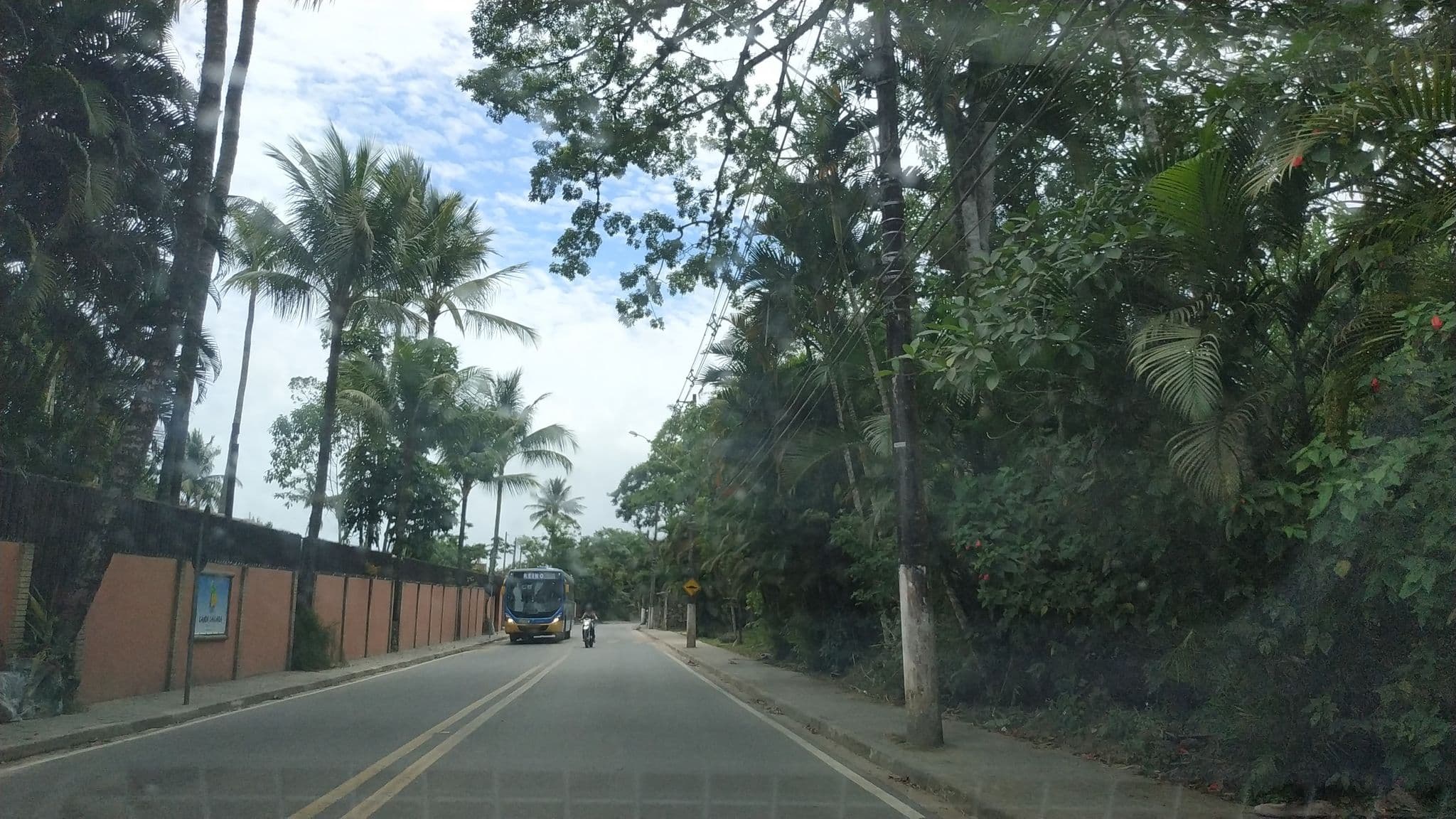 Street view near Pousada Canoa Caiçara, Ilhabela — © brunolemos (CC BY-SA · Mapillary)