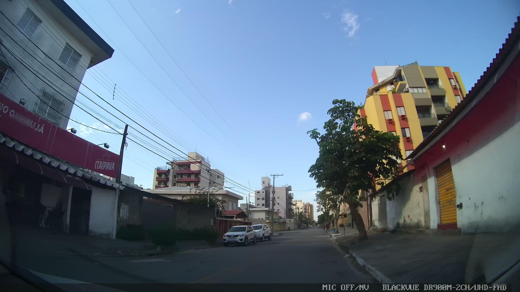 Street view near Edifício Tenerife, Guarujá — © marciosampaio (CC BY-SA · Mapillary)