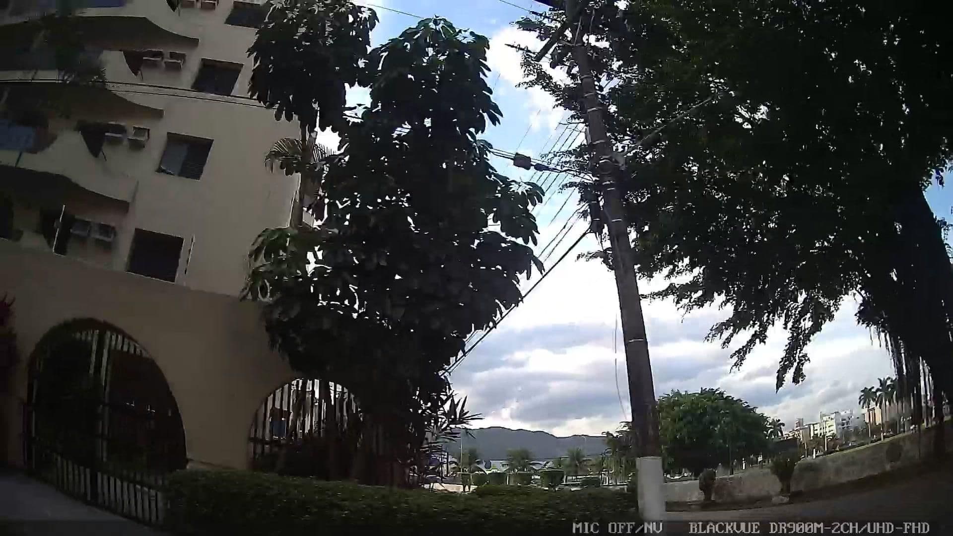 Street view near Resort Da Vanessa, Guarujá — © yaf1 (CC BY-SA · Mapillary)