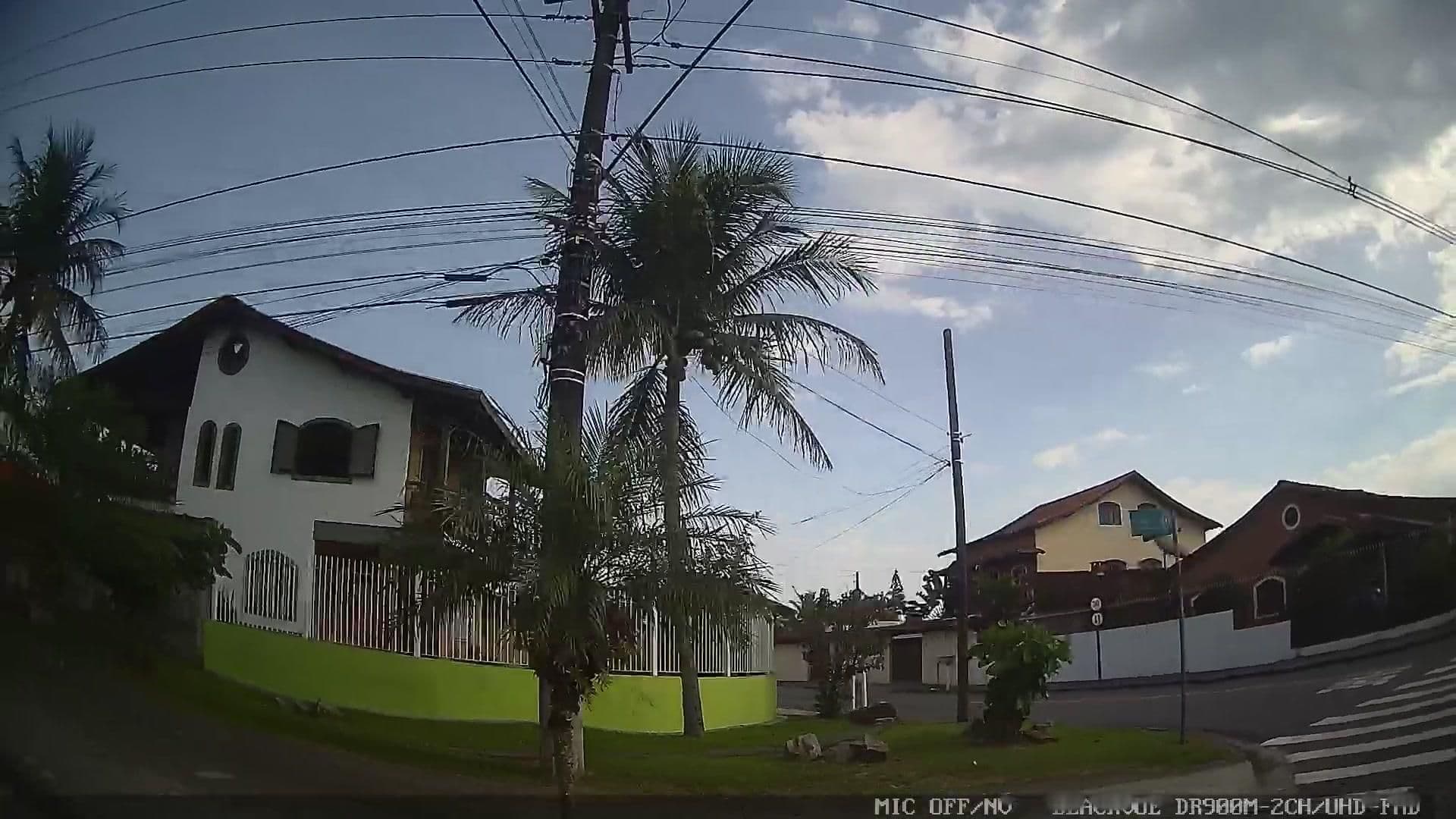 Street view near Pousada Buriquy, Bertioga — © marciosampaio (CC BY-SA · Mapillary)