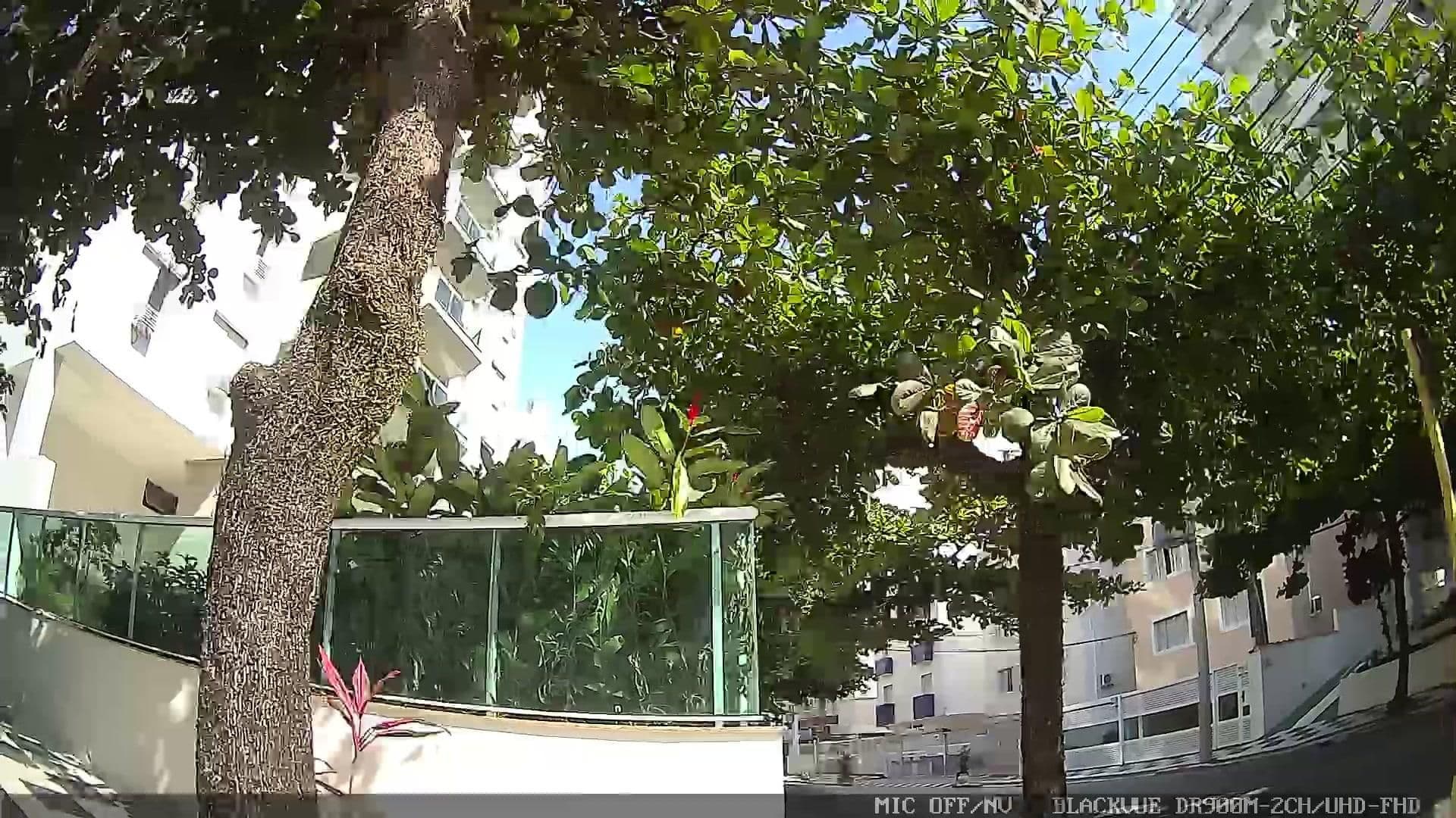 Street view near Condominio Bahia Blanca, Guarujá — © yaf1 (CC BY-SA · Mapillary)