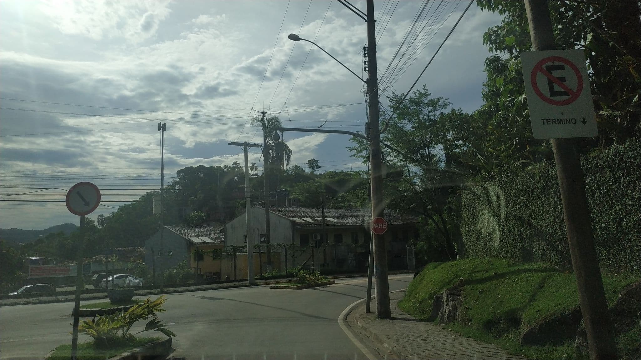 Street view near Pousada Splendor, Ilhabela — © brunolemos (CC BY-SA · Mapillary)