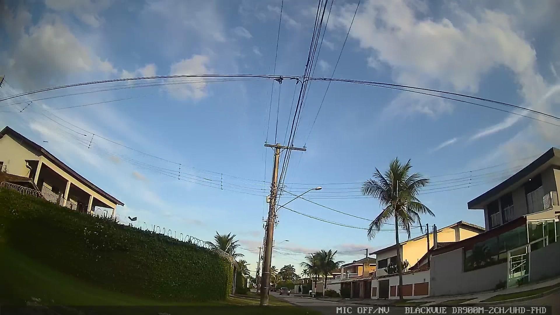Street view near Pousada Maré Enseada, Guarujá — © yaf1 (CC BY-SA · Mapillary)