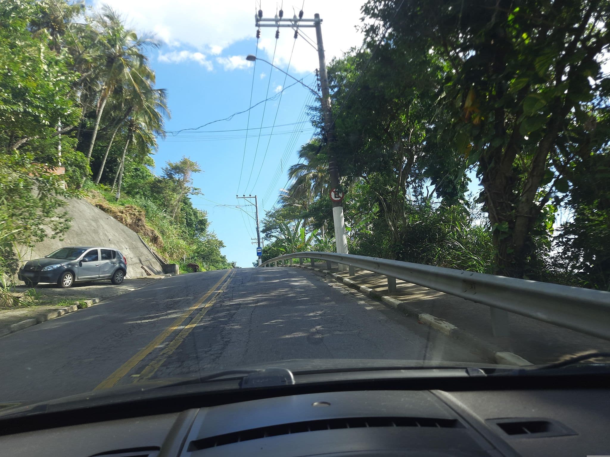 Street view near Casinhas do SINDPD, Ilhabela — © alemenezes (CC BY-SA · Mapillary)