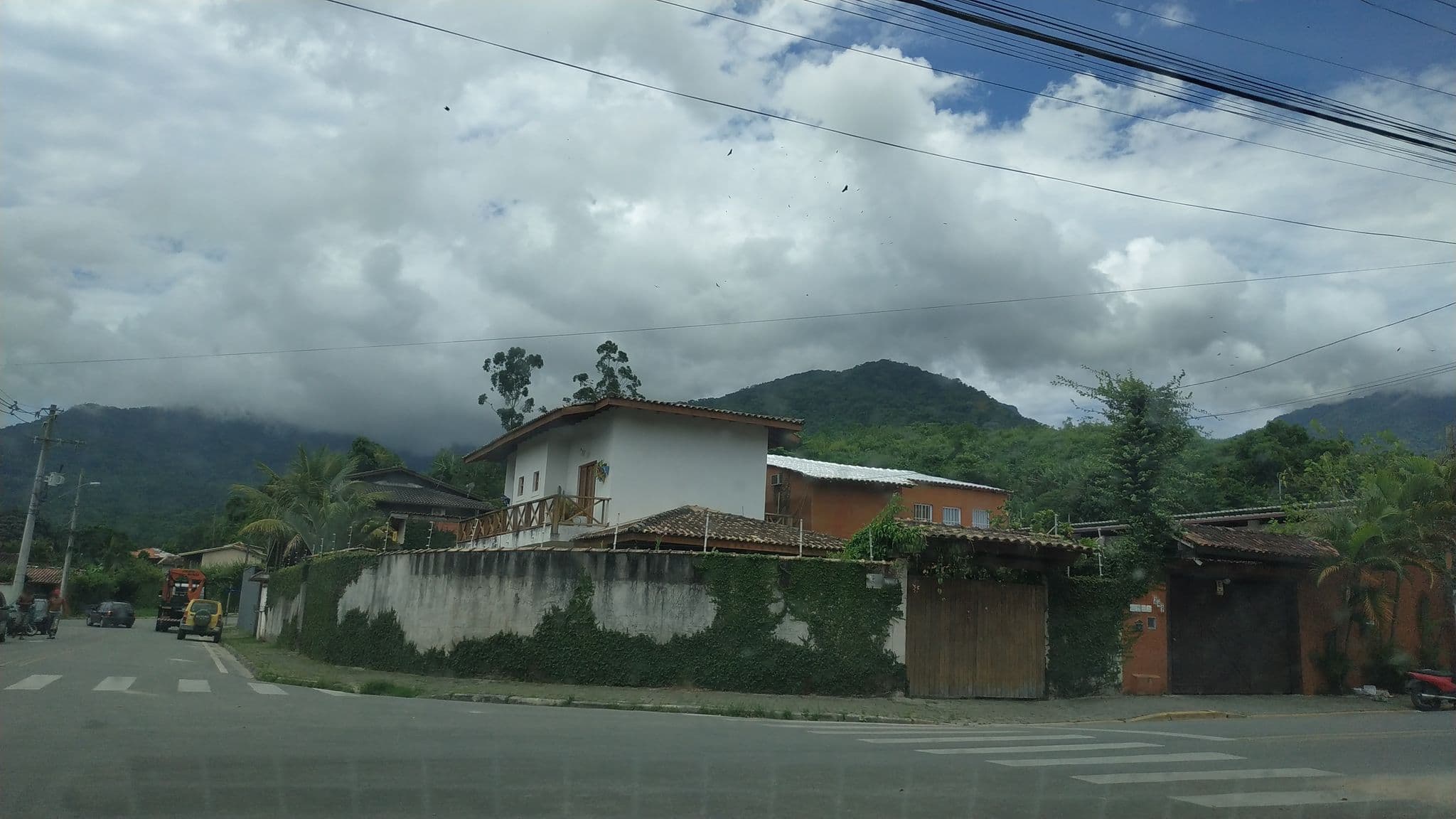 Street view near Suite Ilhabela, Ilhabela — © brunolemos (CC BY-SA · Mapillary)