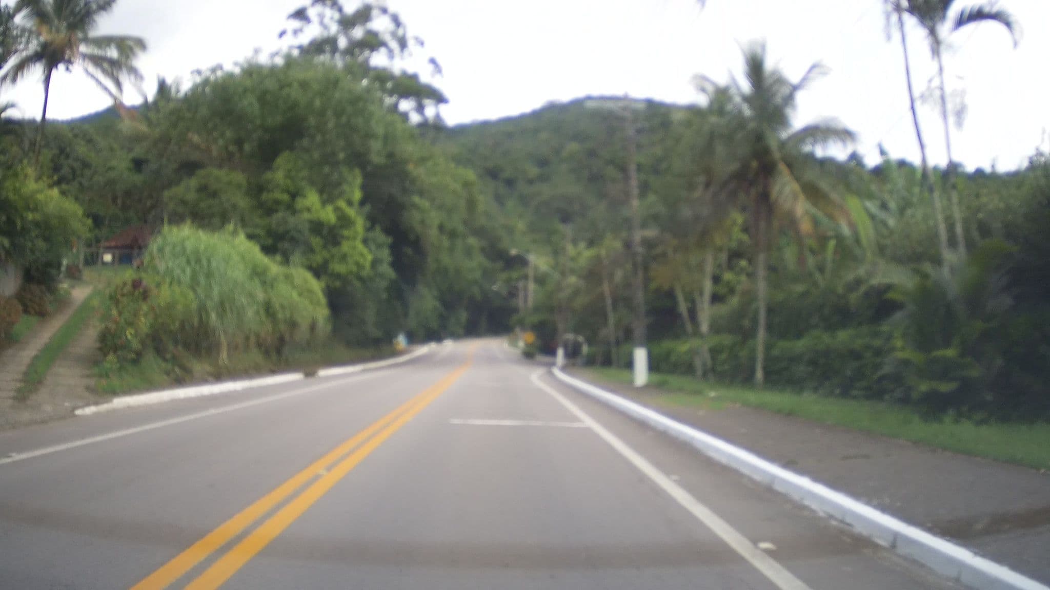 Street view near Pascoal Surf, Ilhabela — © marciosampaio (CC BY-SA · Mapillary)
