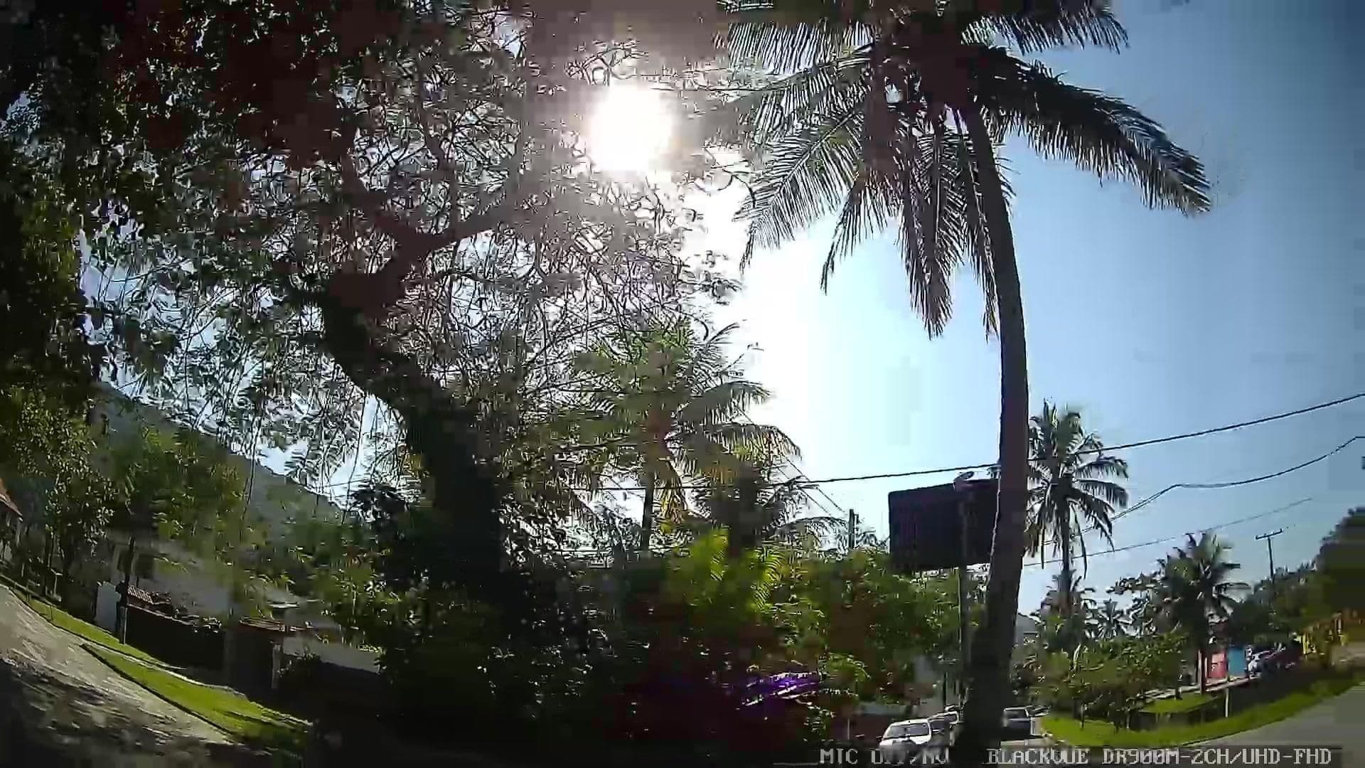 Street view near Pousada Praia do Guaiúba, Guarujá — © yaf1 (CC BY-SA · Mapillary)