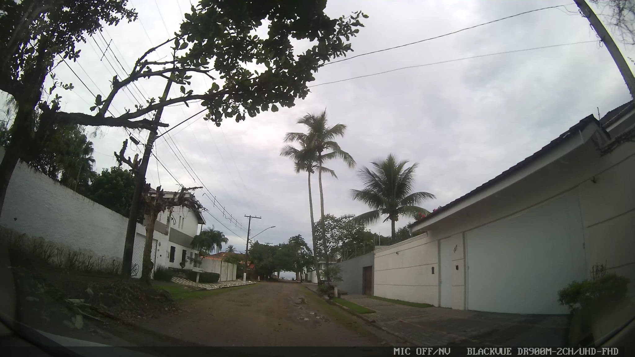 Street view near Viladomar Guaruja Flat e Pousada, Guarujá — © yaf1 (CC BY-SA · Mapillary)