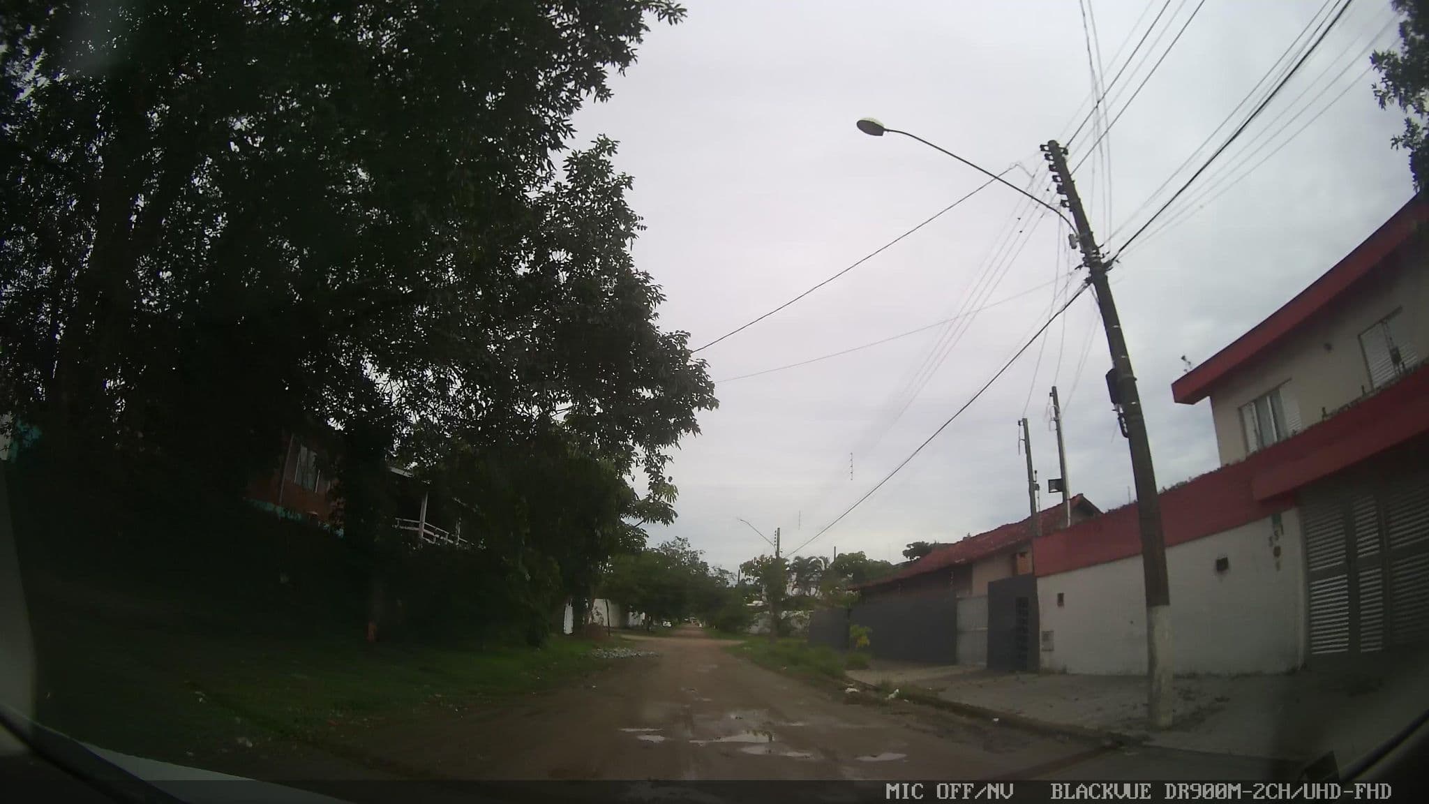 Street view near Pousada Favo de Mel Unidade Pernambuco, Guarujá — © yaf1 (CC BY-SA · Mapillary)
