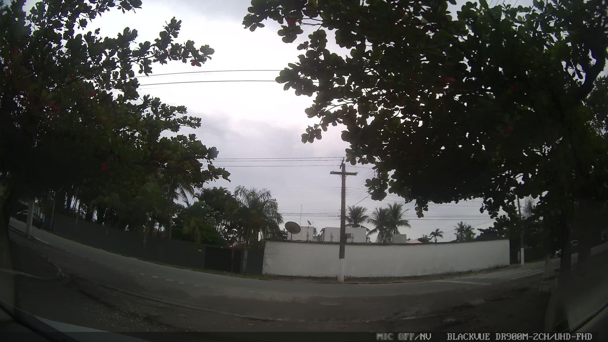 Street view near Pousada do Conde, Guarujá — © yaf1 (CC BY-SA · Mapillary)