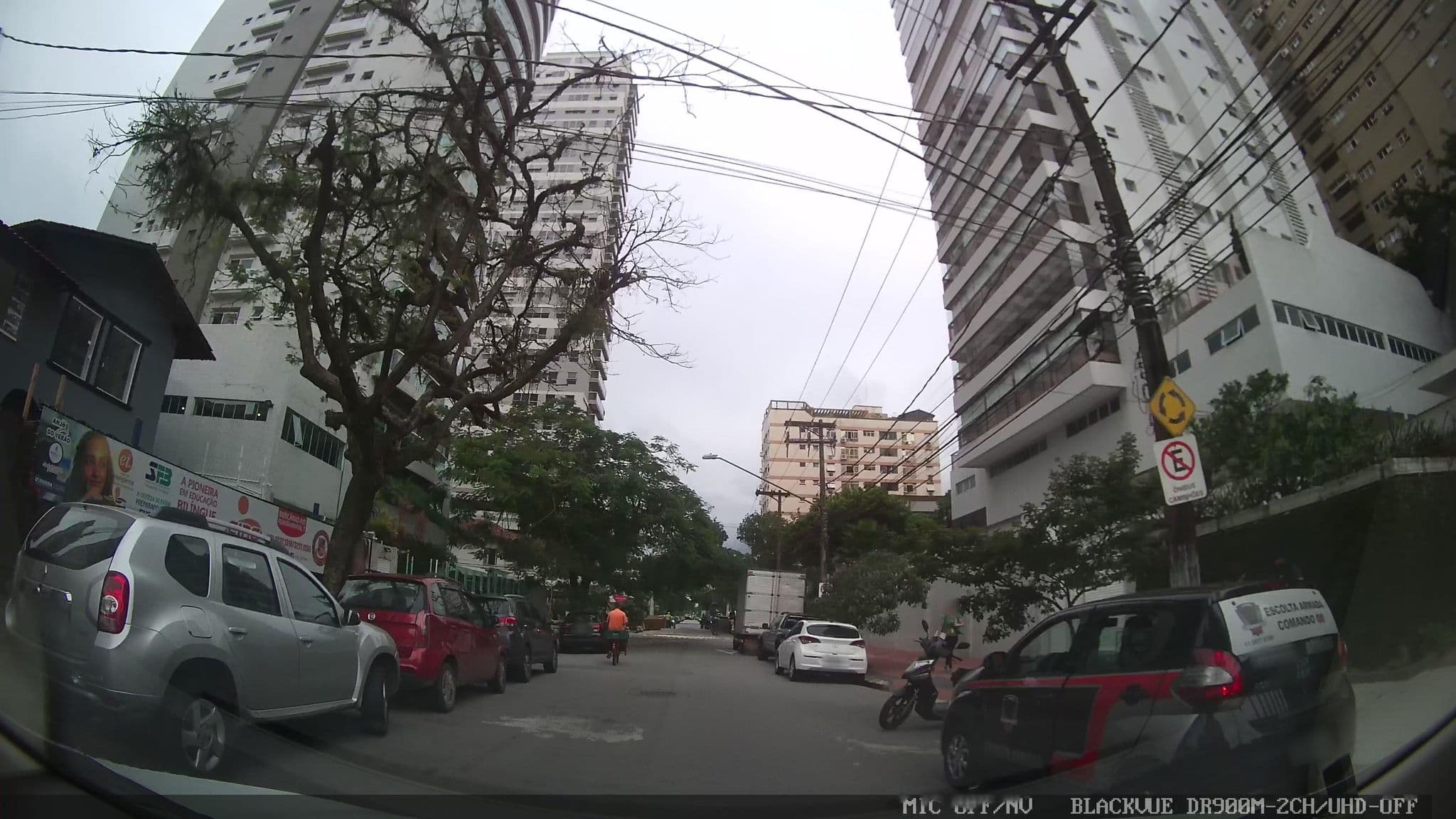 Street view near Zé Caramujo Hostel, Santos — © marciosampaio (CC BY-SA · Mapillary)