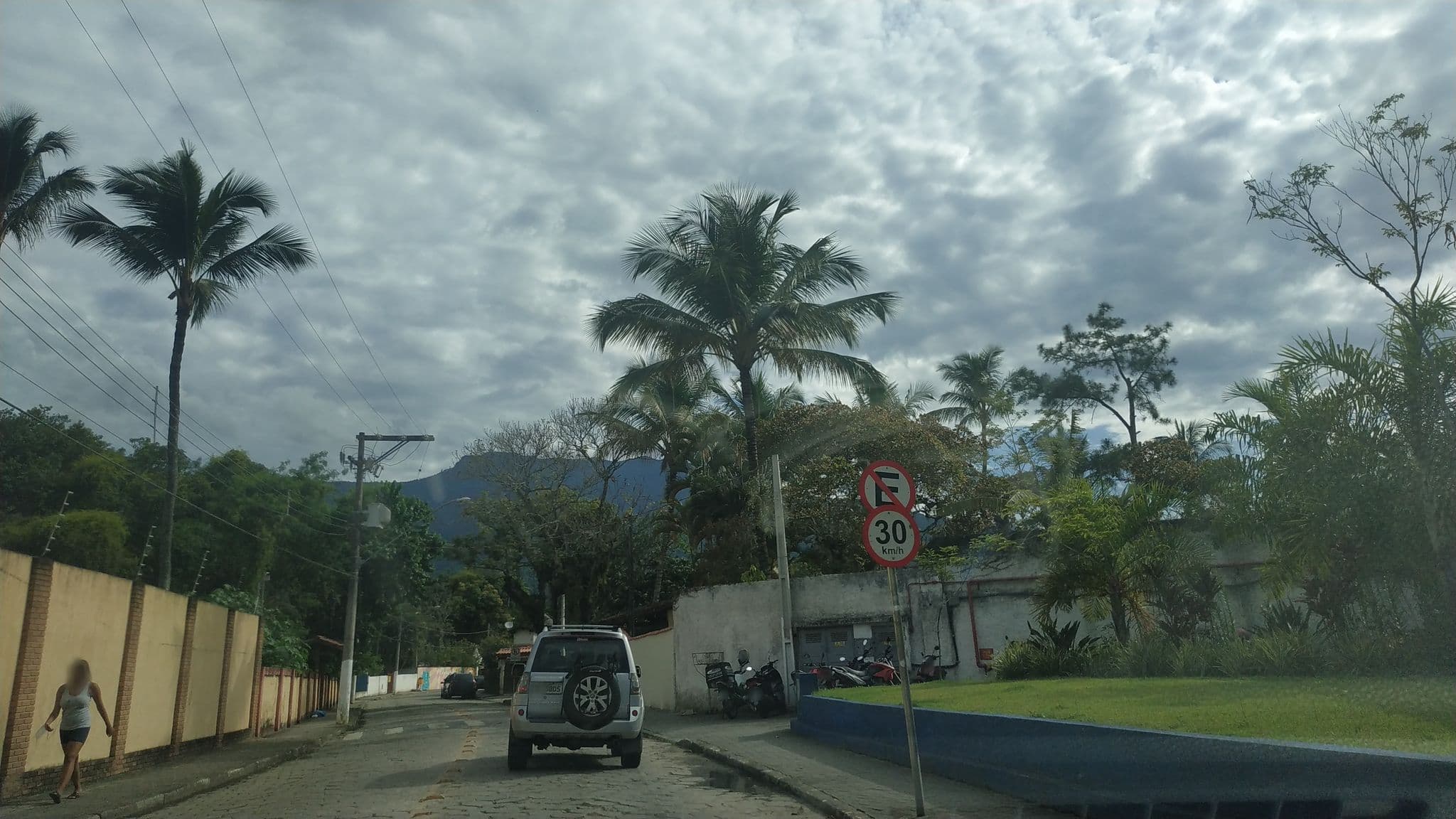 Street view near Suite Pereque, Ilhabela — © brunolemos (CC BY-SA · Mapillary)
