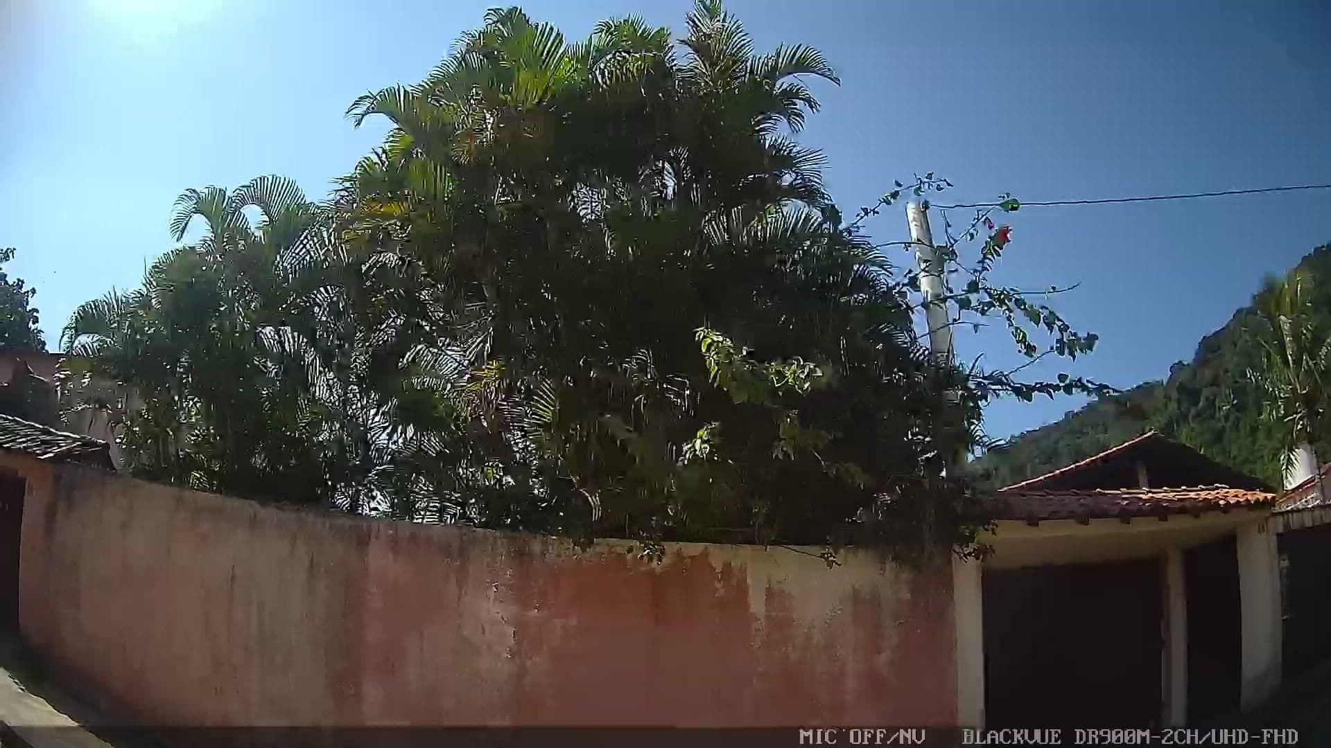 Street view near Pousada Recanto Tropical, Guarujá — © yaf1 (CC BY-SA · Mapillary)