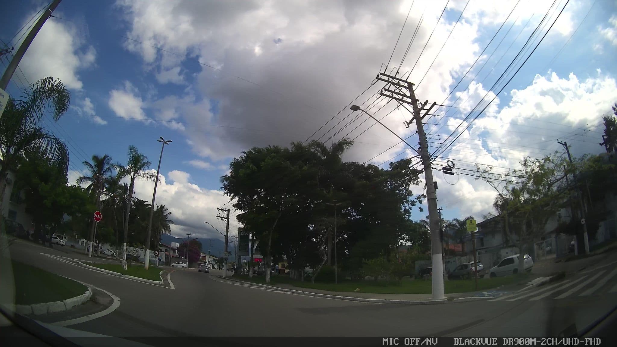 Street view near Colônia de Férias Sindicato Dos Motoristas De São Paulo, Ilhabela — © marciosampaio (CC BY-SA · Mapillary)