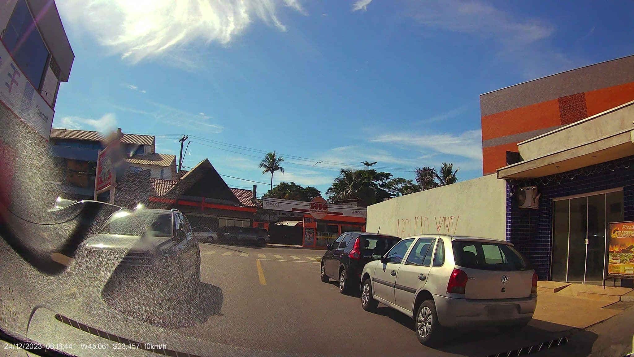 Street view near Ubatuba Praia Hotel, Ubatuba — © WoL4p7oR (CC BY-SA · Mapillary)