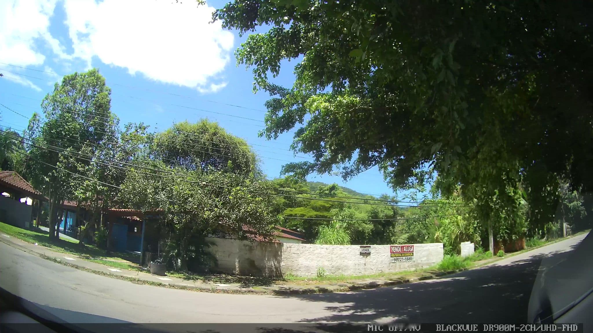 Street view near Francis Hotel, Caraguatatuba — © marciosampaio (CC BY-SA · Mapillary)